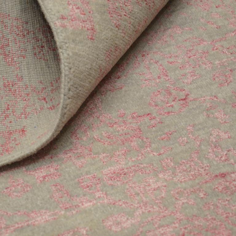 Grey and Pink Abstract Rug, Silk and Wool For Sale 4