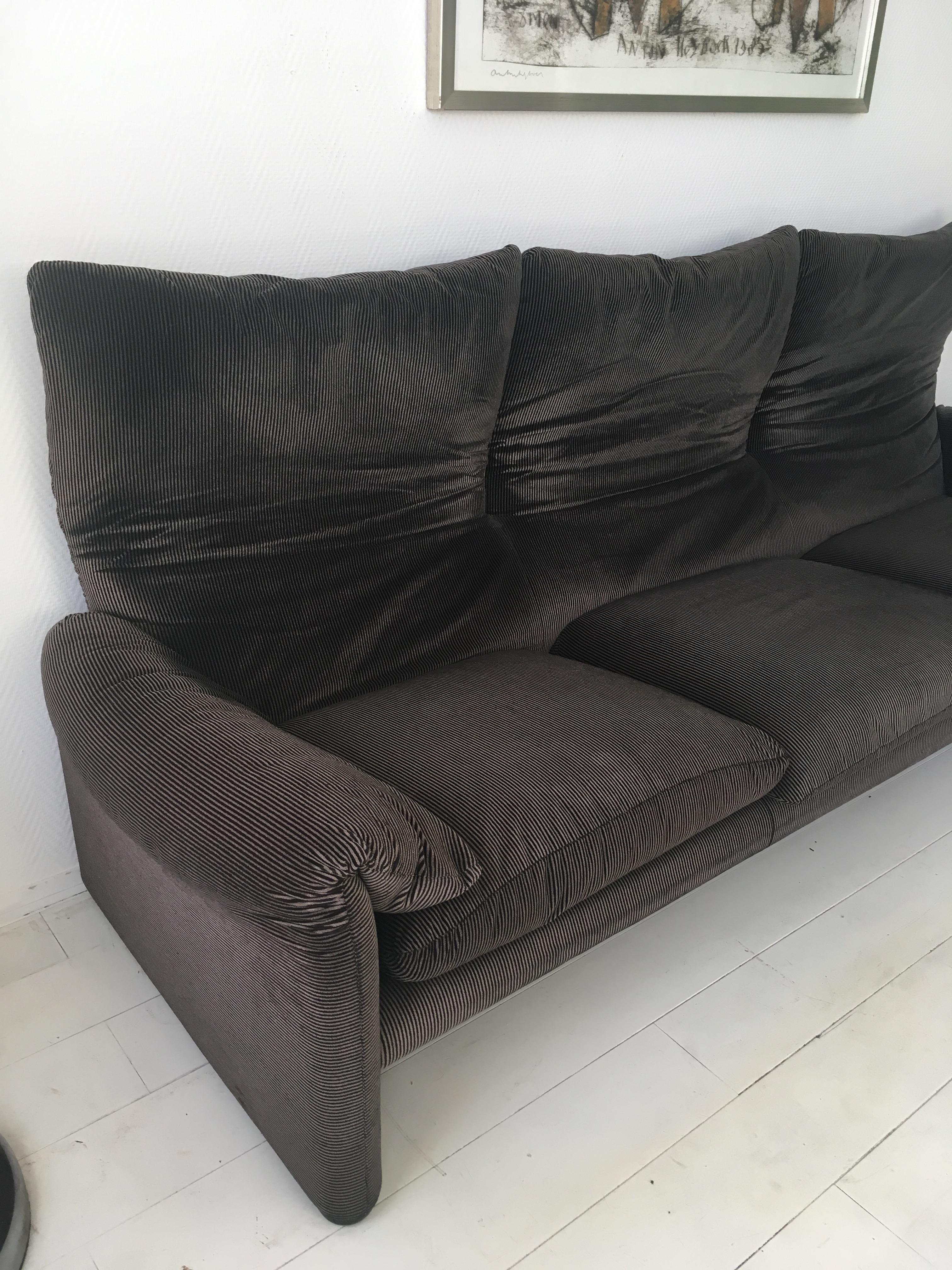 Grey and Three-Seat Sofa by Vico Magistretti for Cassina, Model Maralunga, 1973 In Good Condition In Schagen, NL