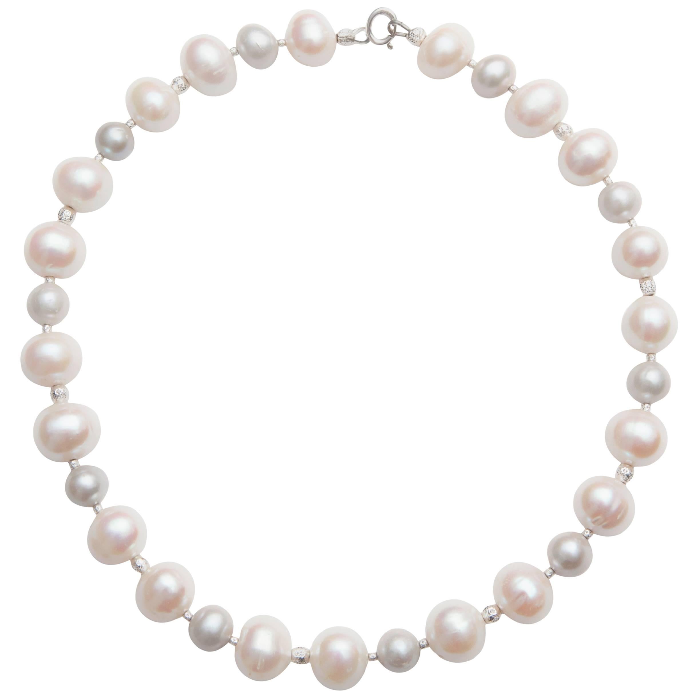  Grey and White Classic Pearl Necklace with Diamond Cut Beads For Sale