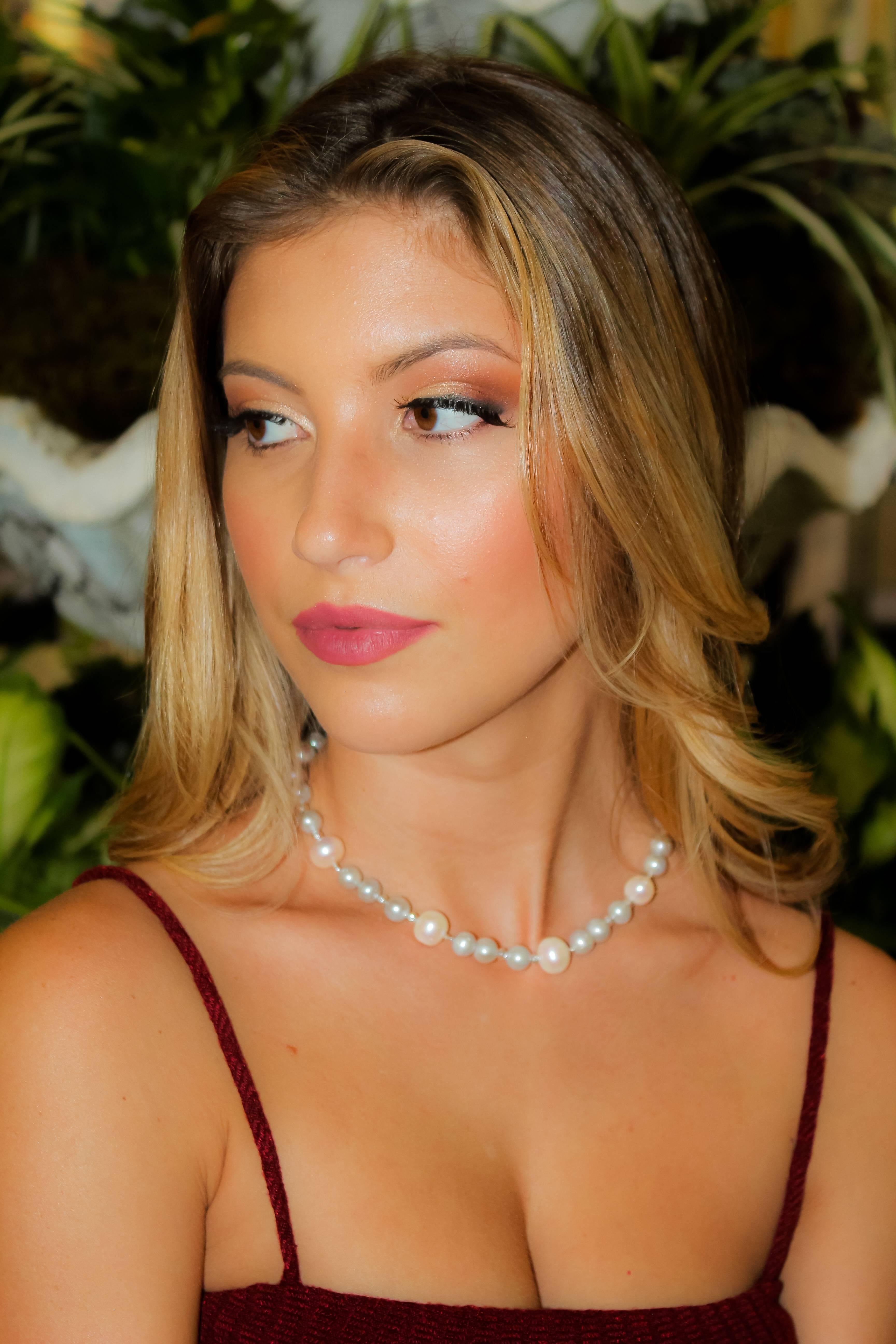 Grey and White Freshwater Pearl Necklace with Diamond Cut Beads In New Condition For Sale In Palm Beach, FL