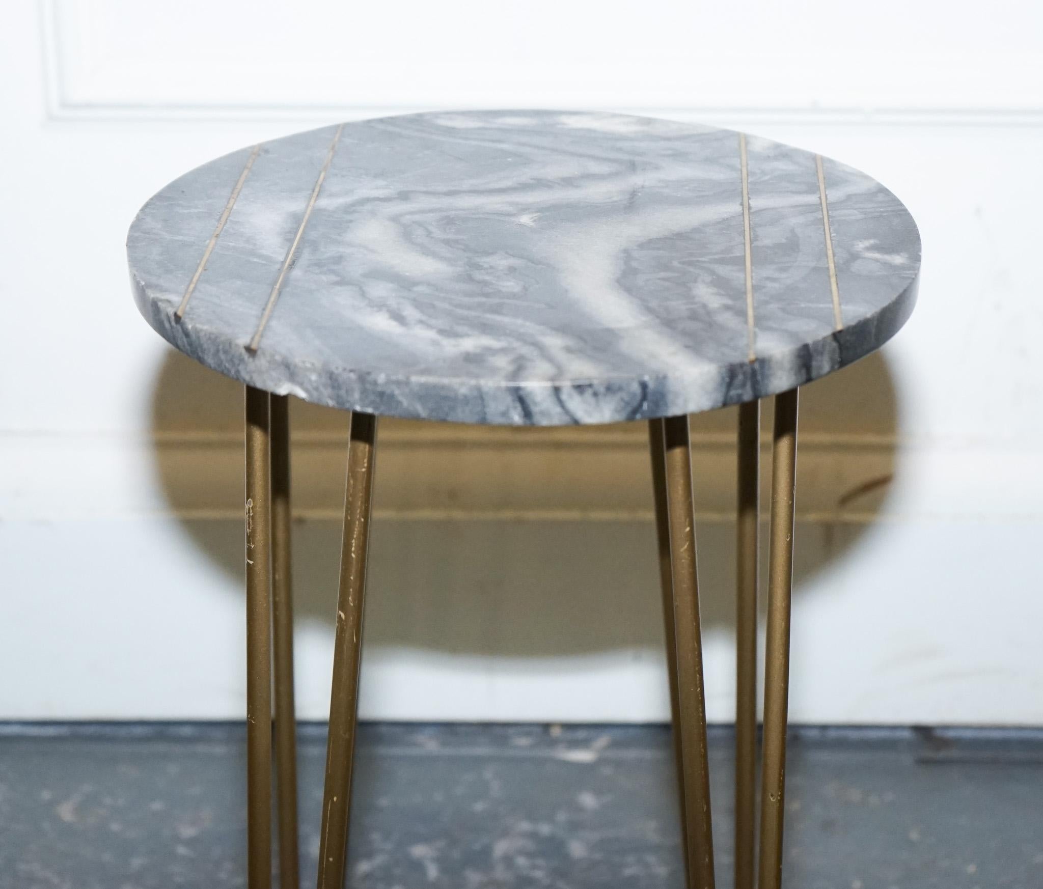 British GREY AND WHITE MARBLE TOP WITH GOLD PIN LEGS PLANT LAMP SiDE TABLE For Sale