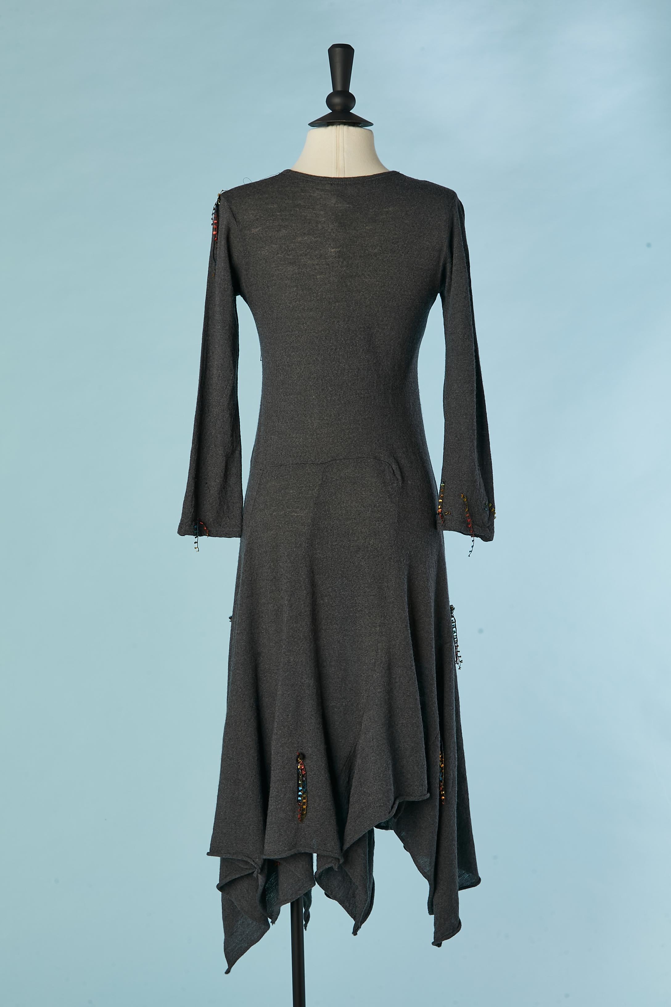 Graues asymmetrisches Kleid aus Wolljersey mit Verzierungen Comme des Garçons im Angebot 1