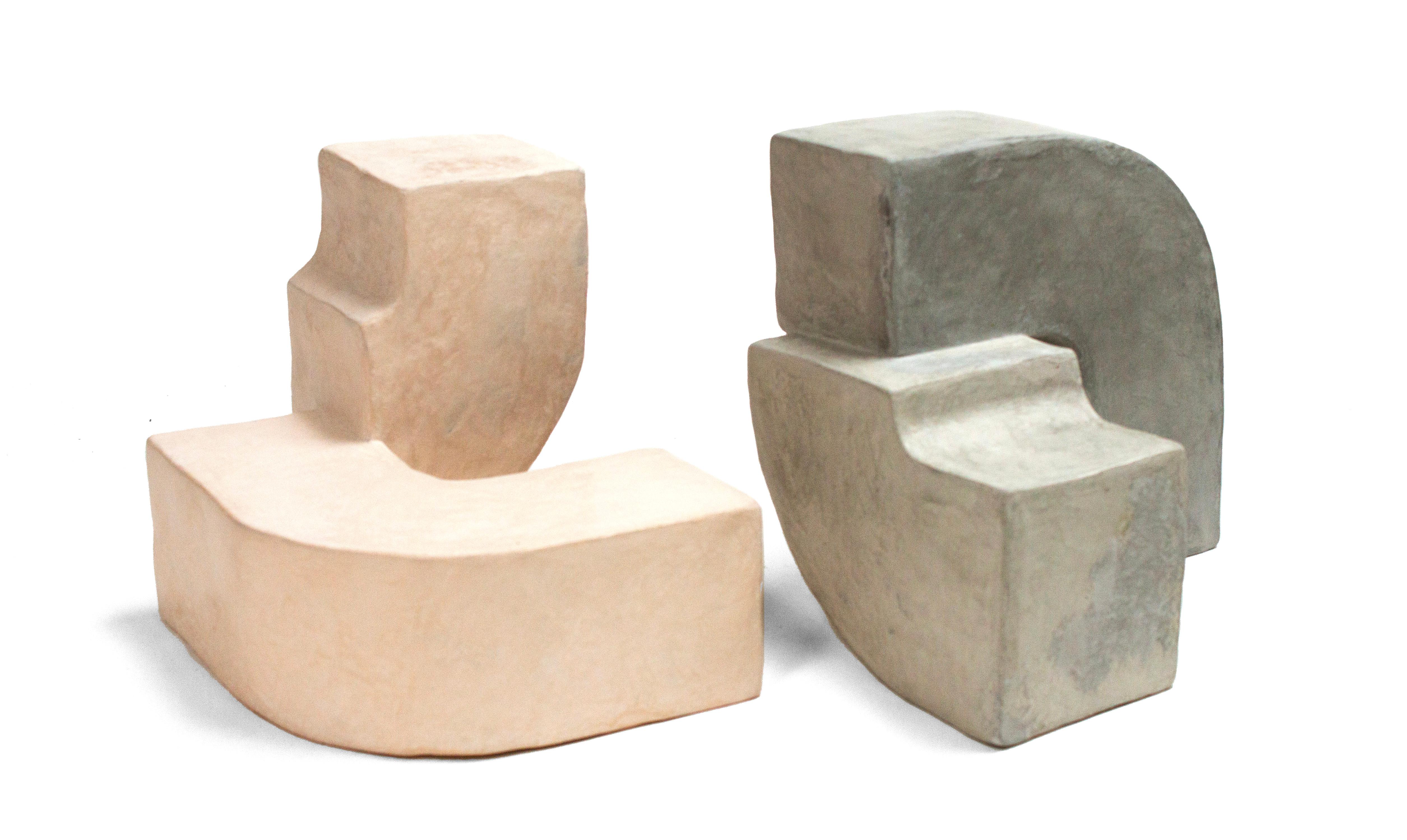 Grey Attachment I Scultura realizzata a mano da Rachael Heritage in vendita 1