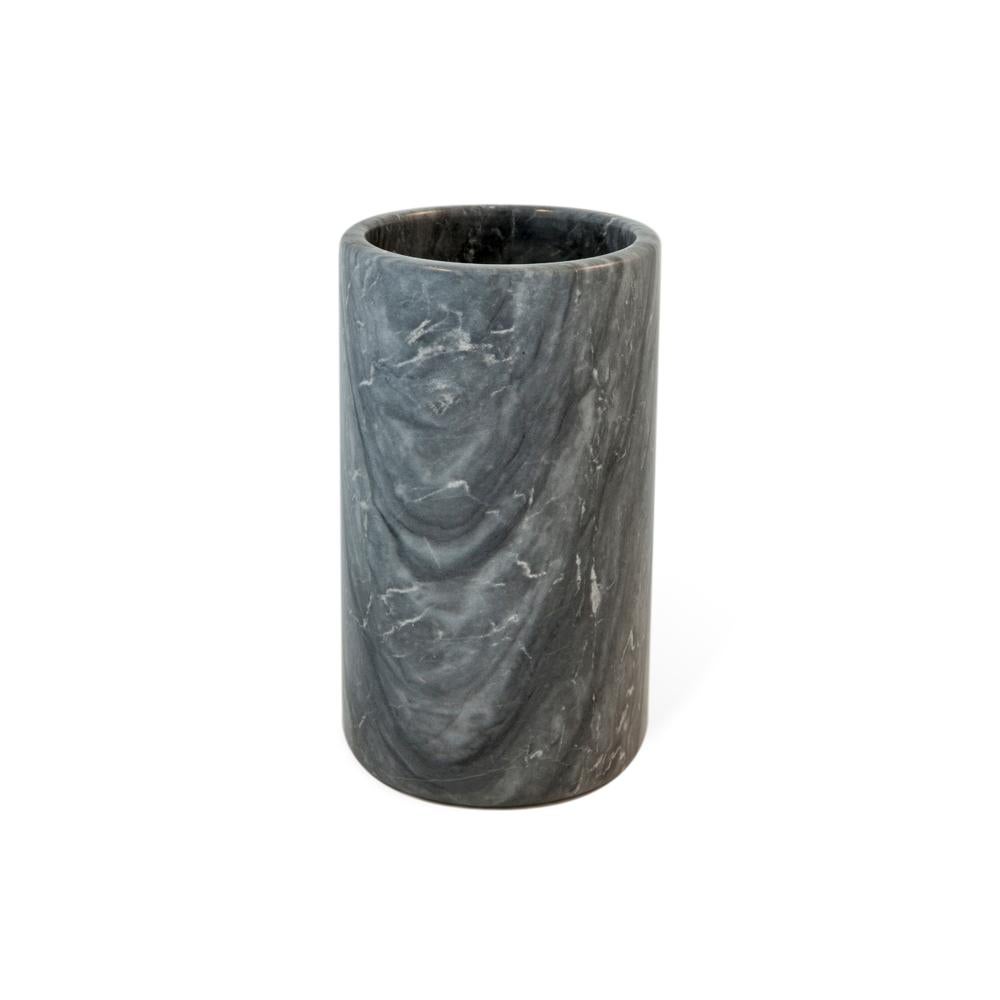Grey Bardiglio marble utensil holder, made in Italy, Carrara.
Each piece is in a way unique (every marble block is different in veins and shades) and handmade by Italian artisans specialized over generations in processing marble. Slight variations