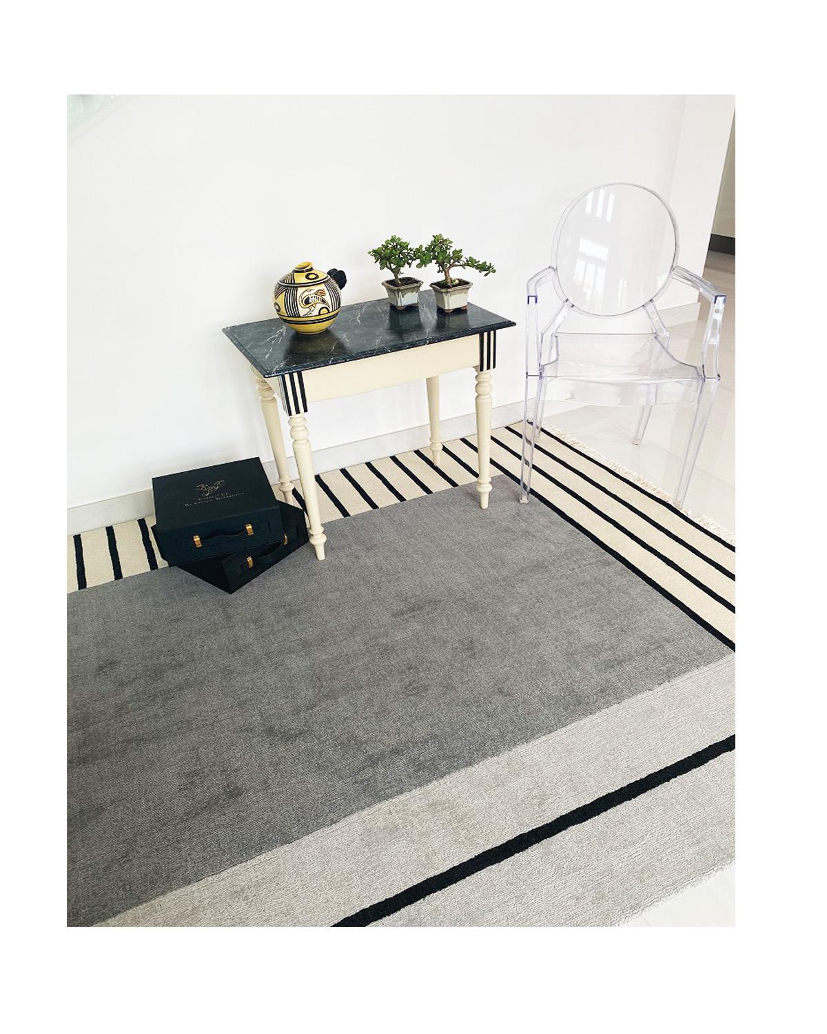 Hand-Woven Rug Grey Wool Modern Geometric Black Beige Stripes Boxes Design hand made For Sale
