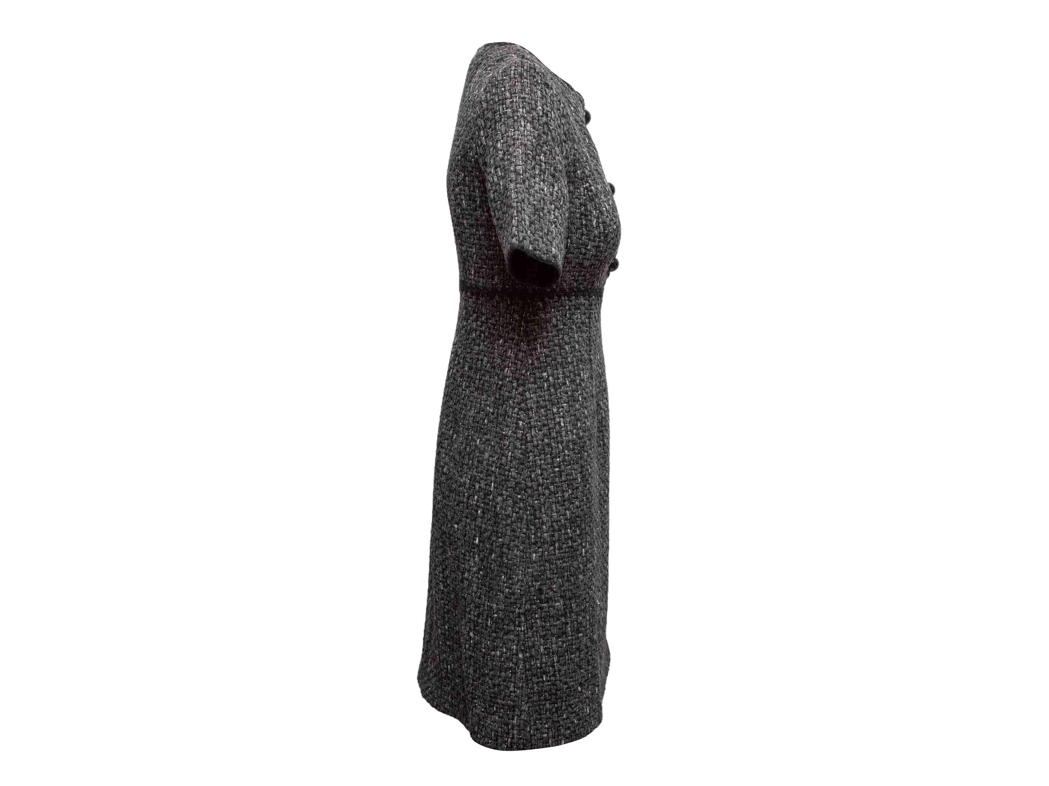 Graues & schwarzes Blumarine Tweed Kleid mit kurzen Ärmeln Größe IT 40 (Schwarz) im Angebot