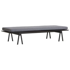 Graues, schwarzes Boucle-Tagesbett von Msds Studio