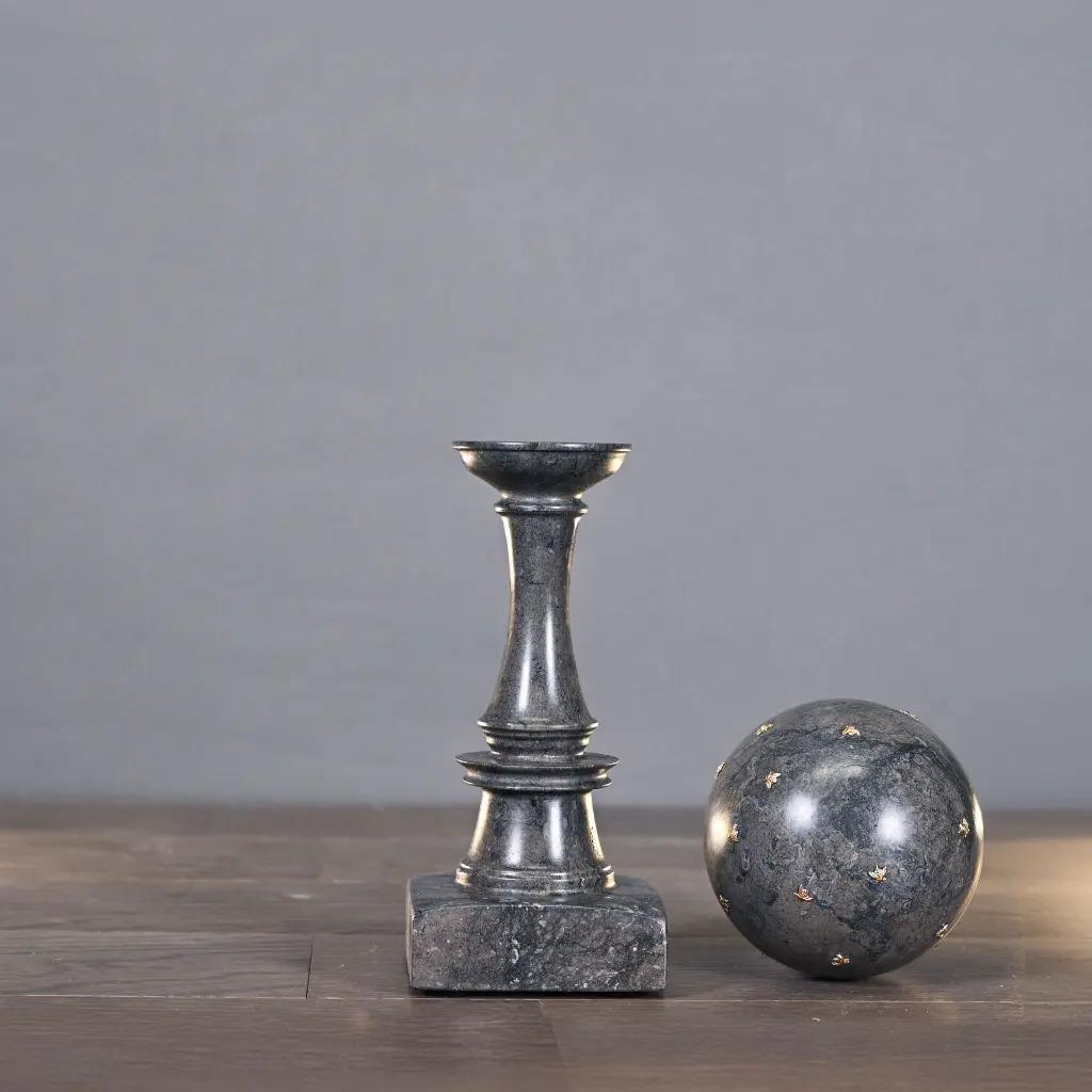 Intagliato a mano Bilboquet in marmo grigio/nero con api dorate, stile Impero Classico in vendita