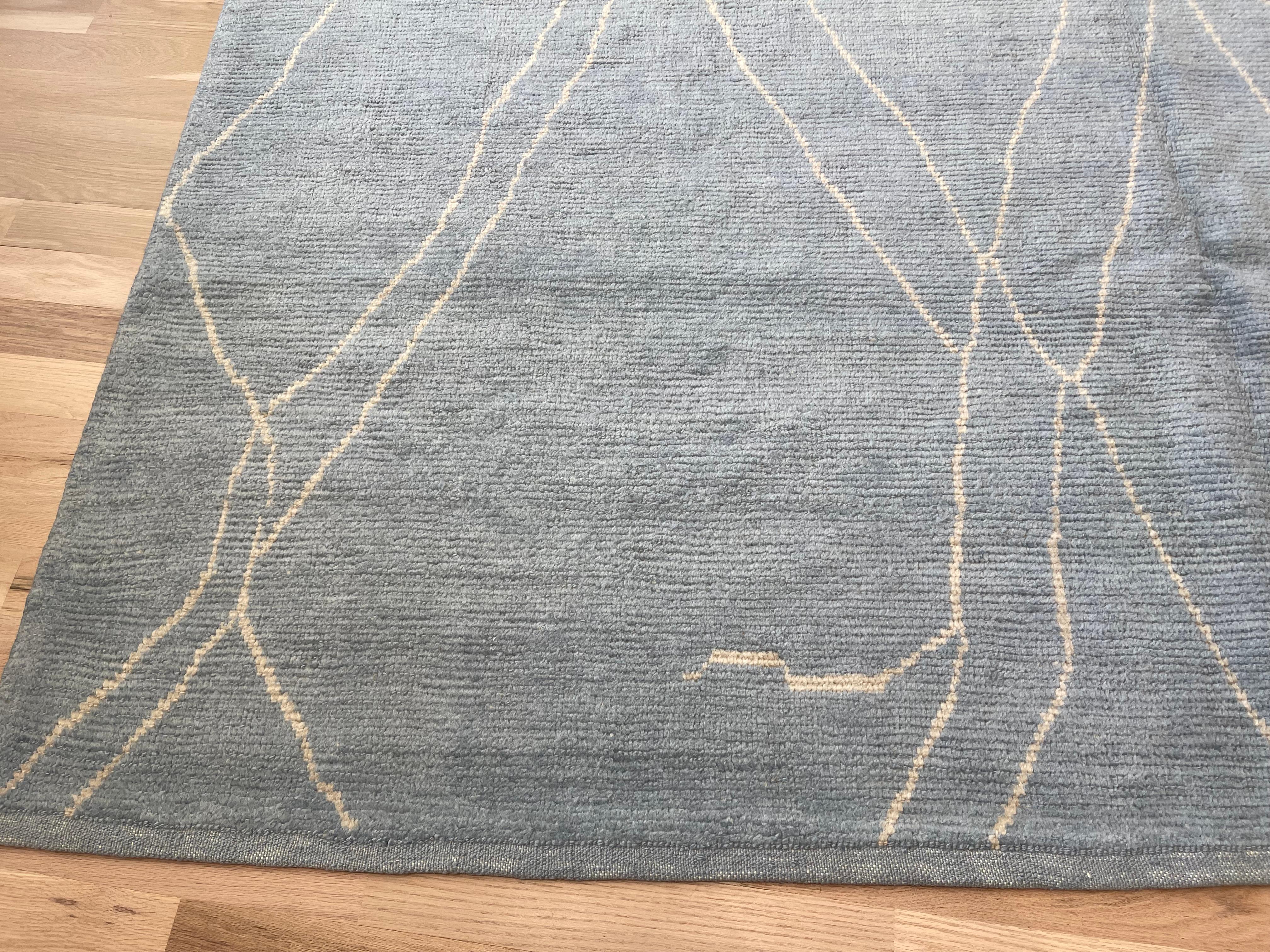 XXIe siècle et contemporain Tapis de style marocain gris bleu en vente