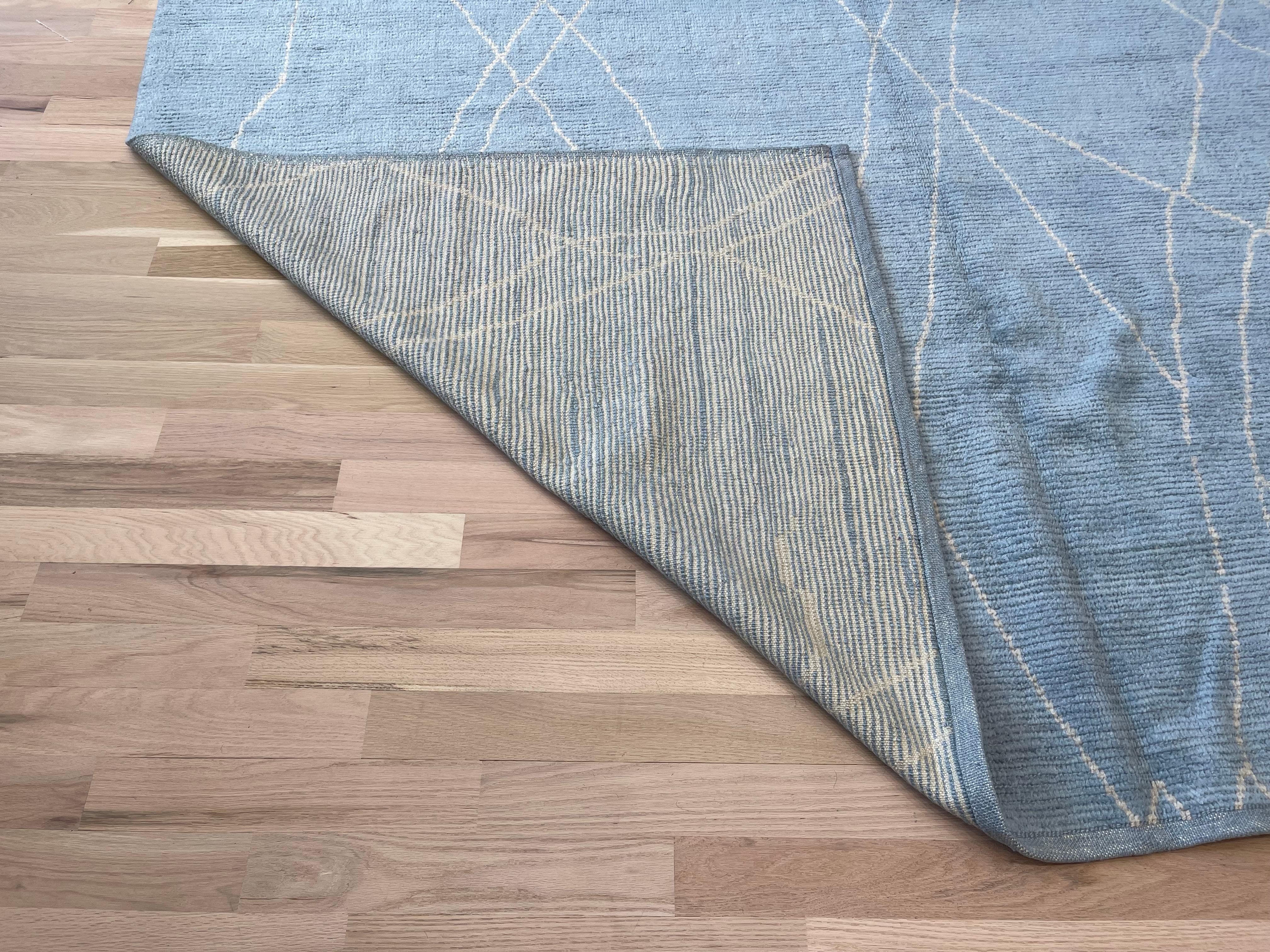 Tapis de style marocain gris bleu en vente 1
