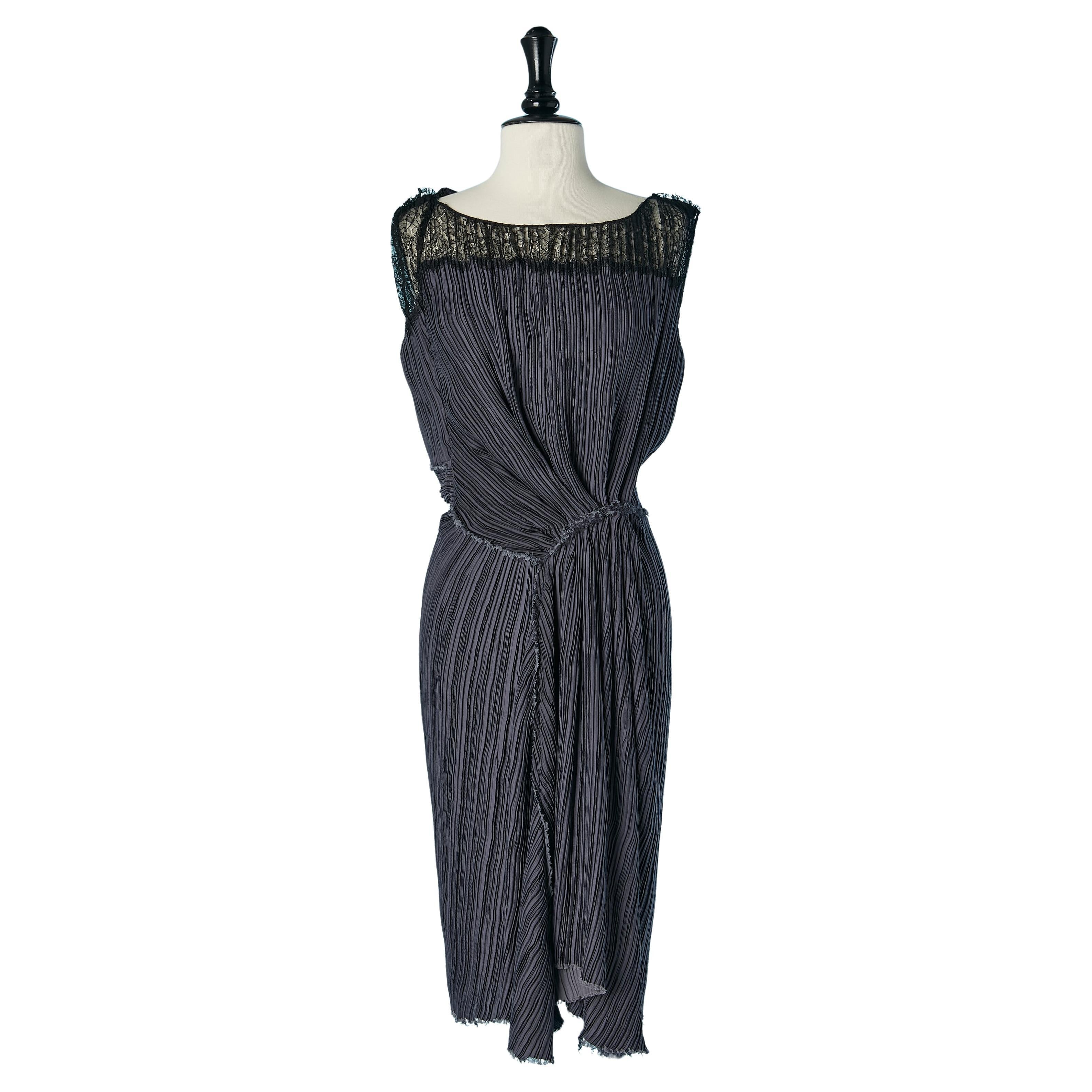 Robe sans manches gris-bleu plissée avec dentelle NINA RICCI en vente