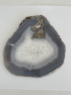 Escultura de ágata de rebanada fina con borde gris, Brasil, Prehistoria