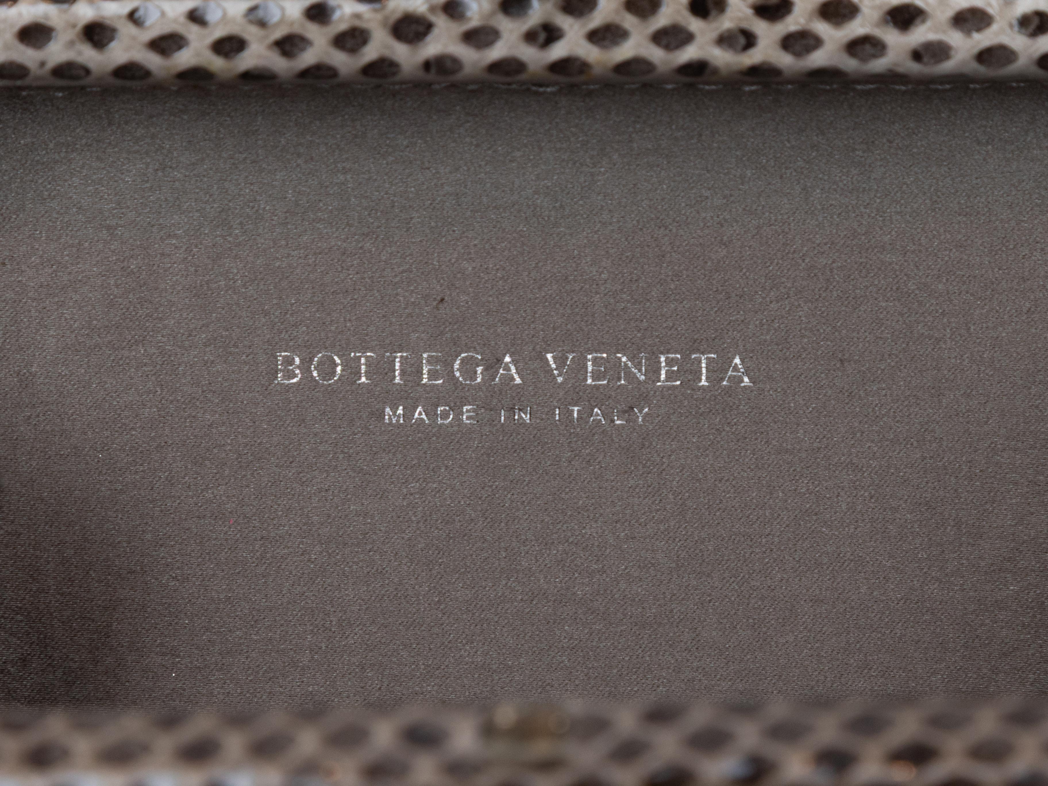 De las mujeres Grey Bottega Veneta Satin Intrecciato Hard Shell Clutch en venta