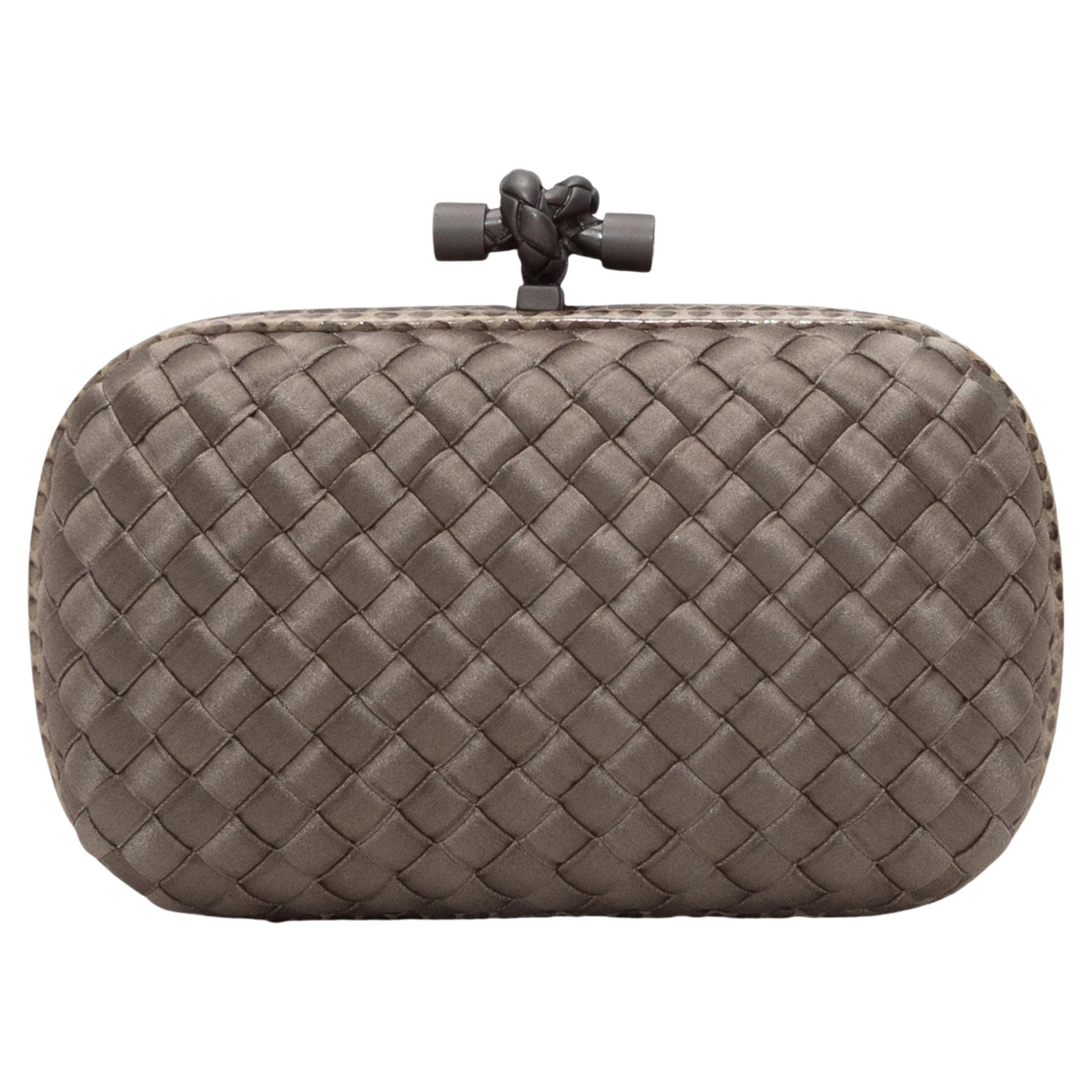 Grey Bottega Veneta Satin Intrecciato Hard Shell Clutch en venta