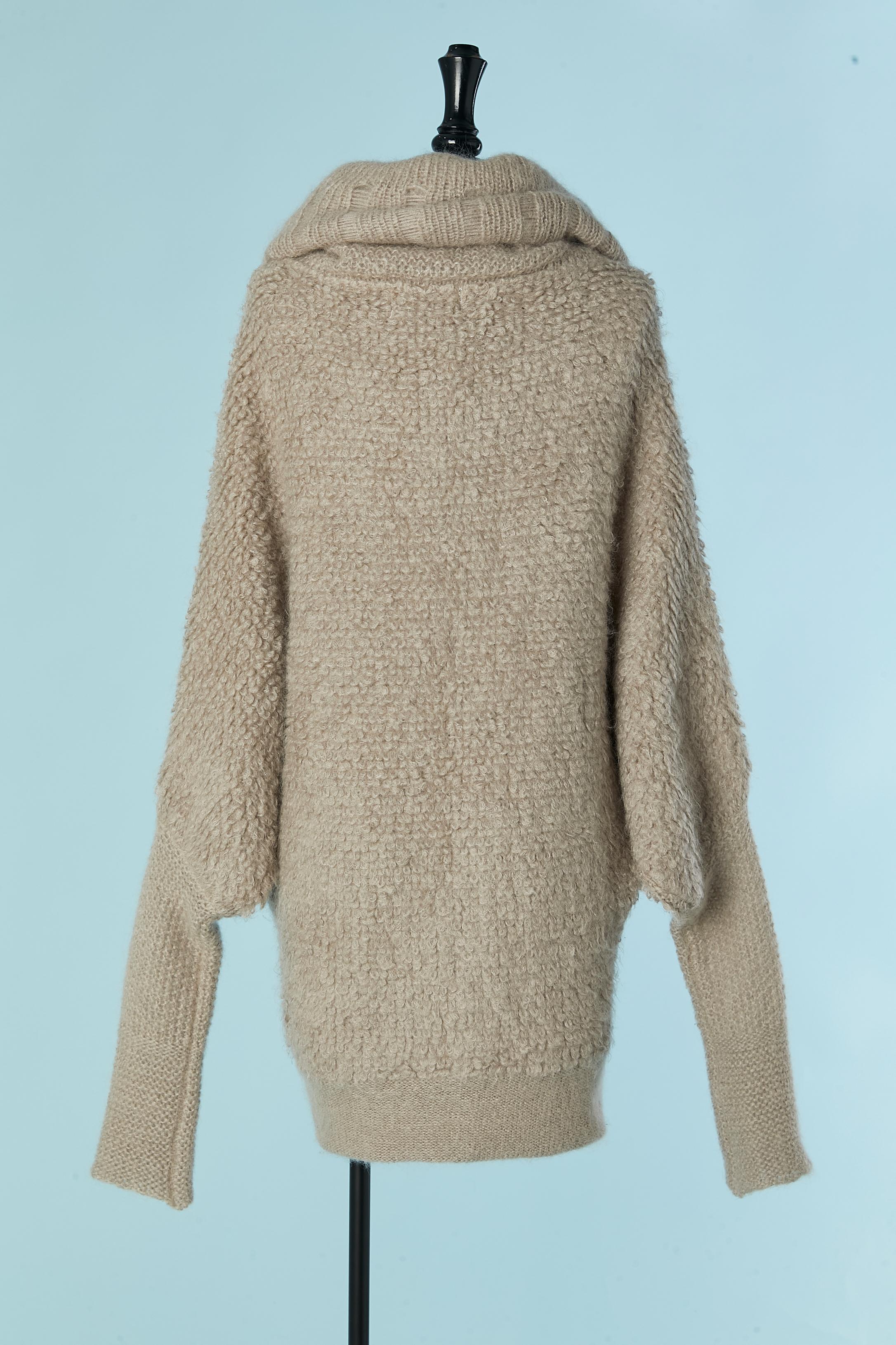 Cardigan bouclette gris surdimensionné avec fermeture éclair Thierry Mugler en vente 2