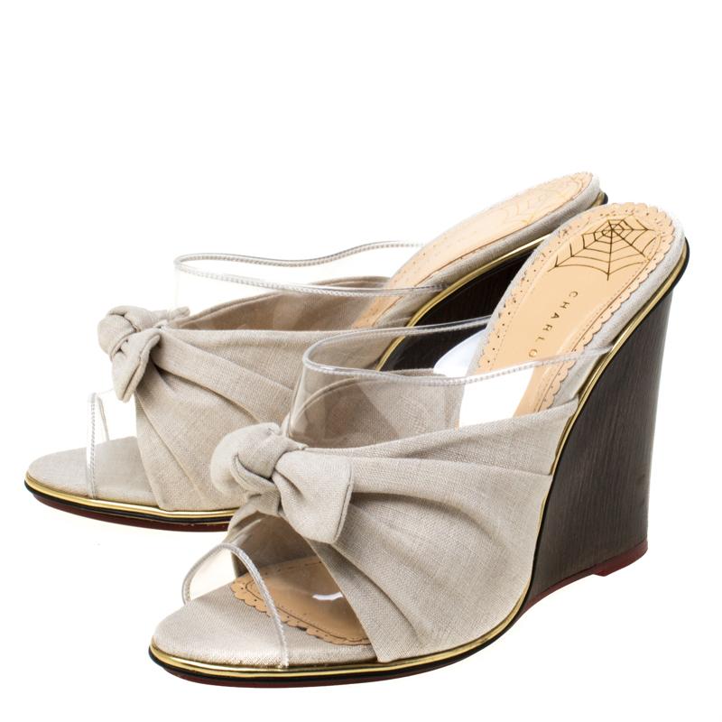 Grey Canvas And PVC Theresa Knot Detail Peep Toe Wedge Slides Size 39 In Excellent Condition In Dubai, Al Qouz 2