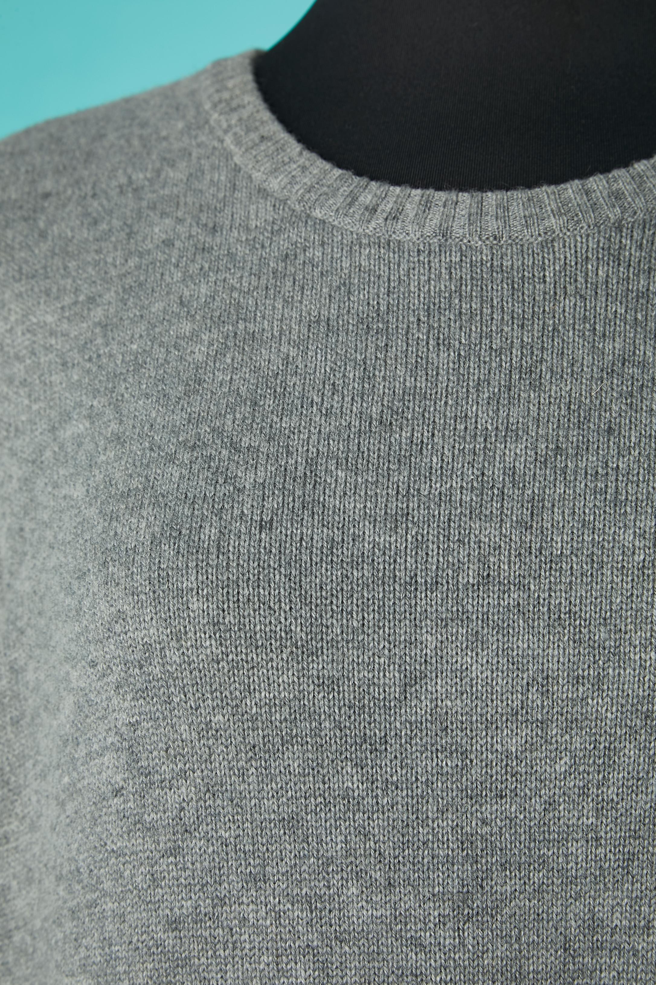 Grey cashmere dress with short sleeves Chanel  In Excellent Condition For Sale In Saint-Ouen-Sur-Seine, FR