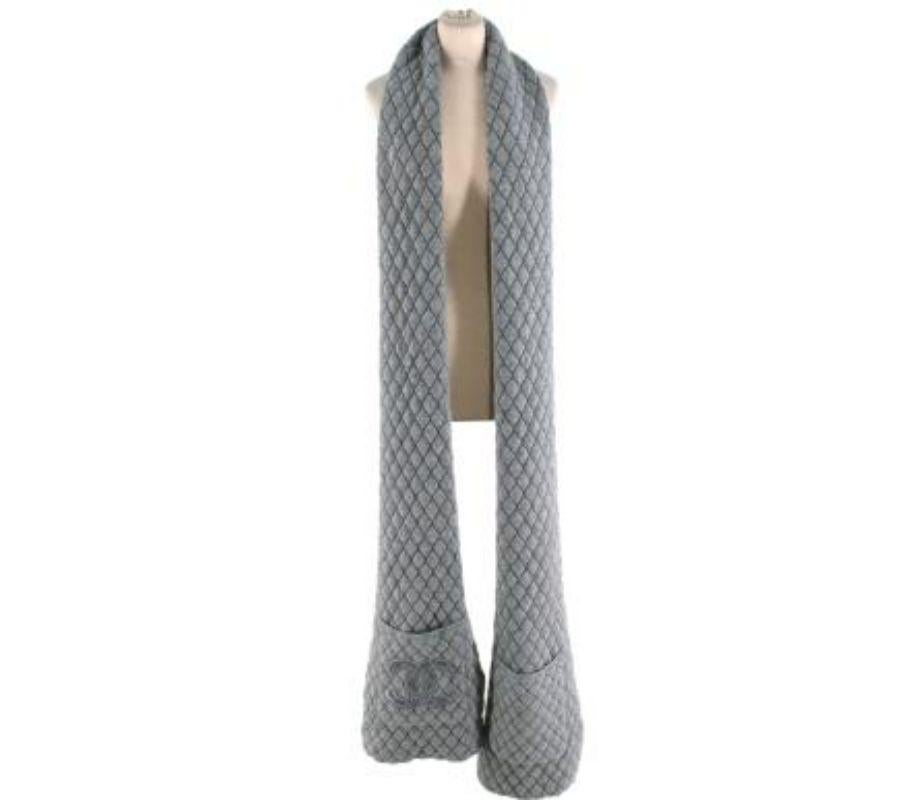 Gesteppter XL-Schal aus Kaschmir (Grau) im Angebot