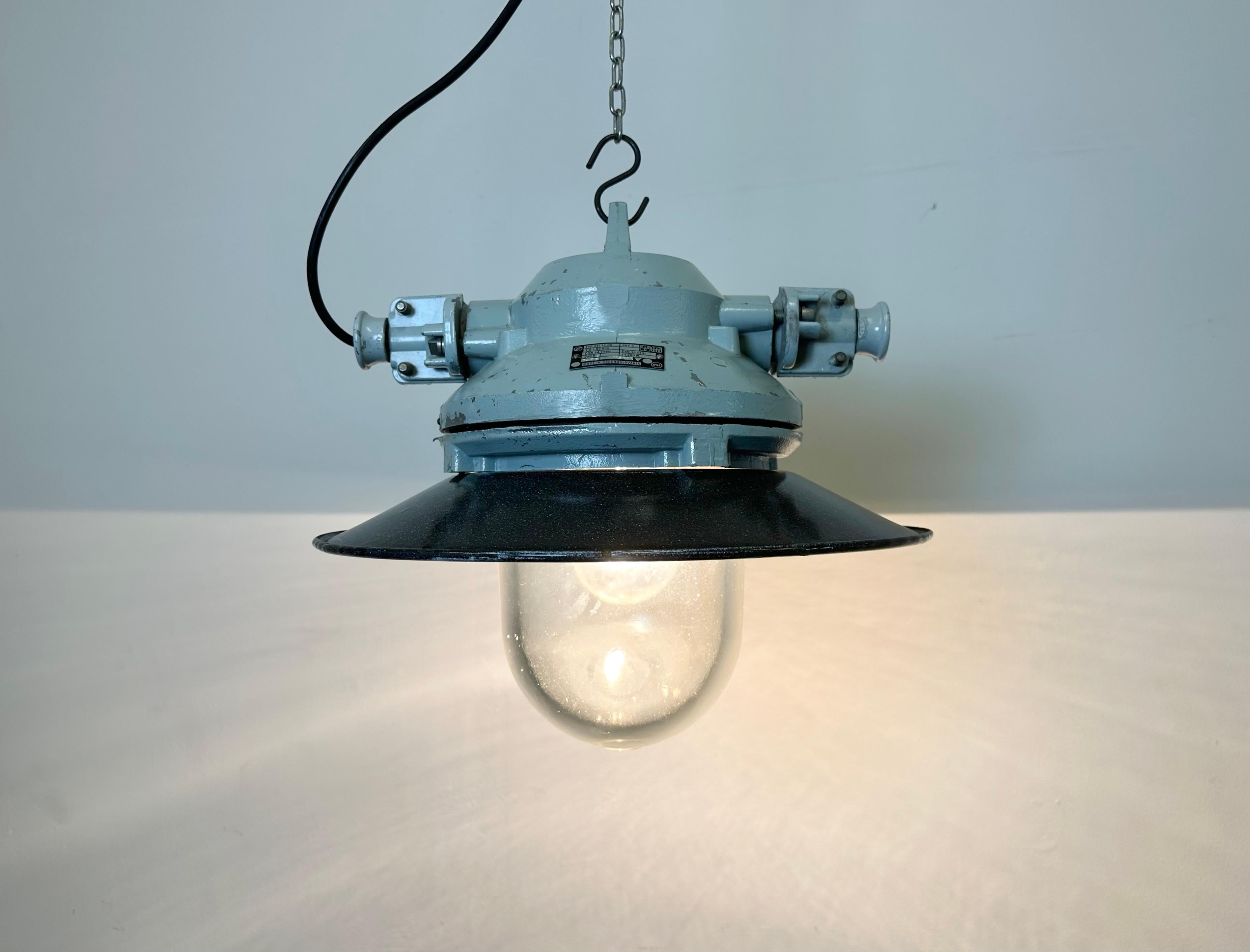 Explosion Proof-Lampe aus grauem Aluminiumguss mit emailliertem Schirm, 1970er Jahre im Angebot 5