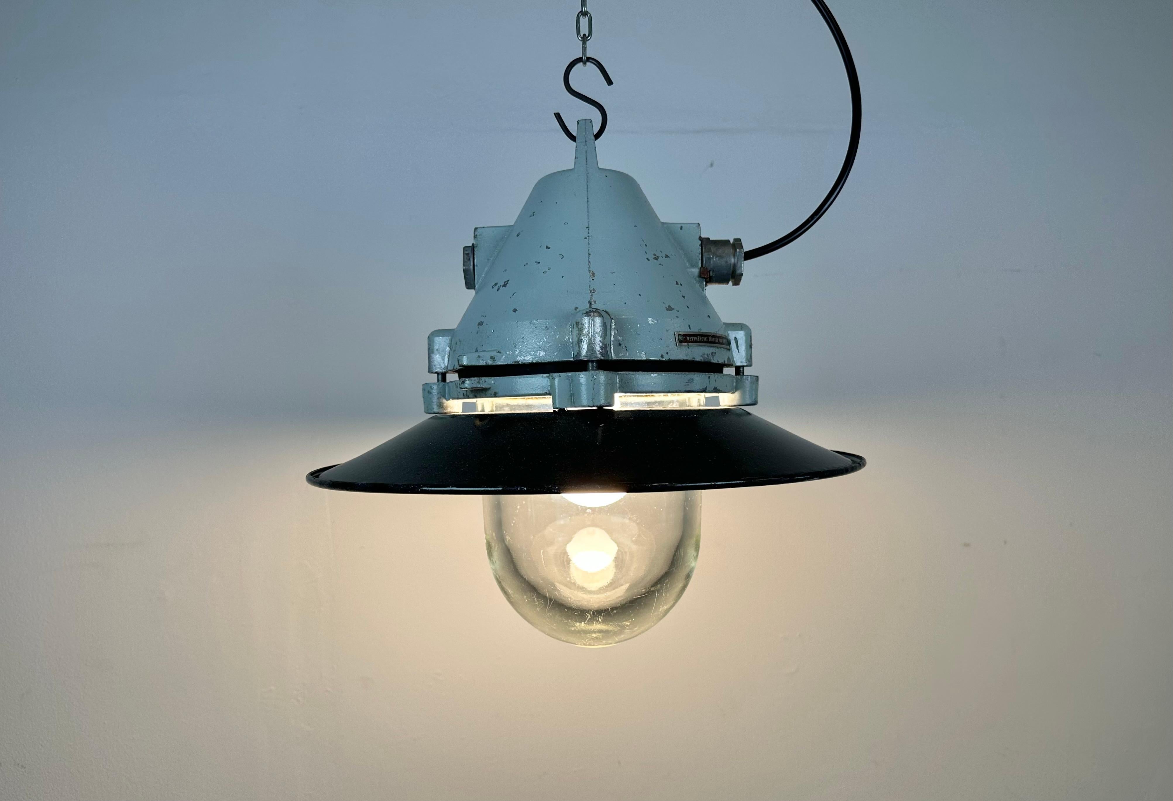 Grey Cast Aluminium Explosion Proof Lamp with Enameled Shade, 1970s For Sale 5