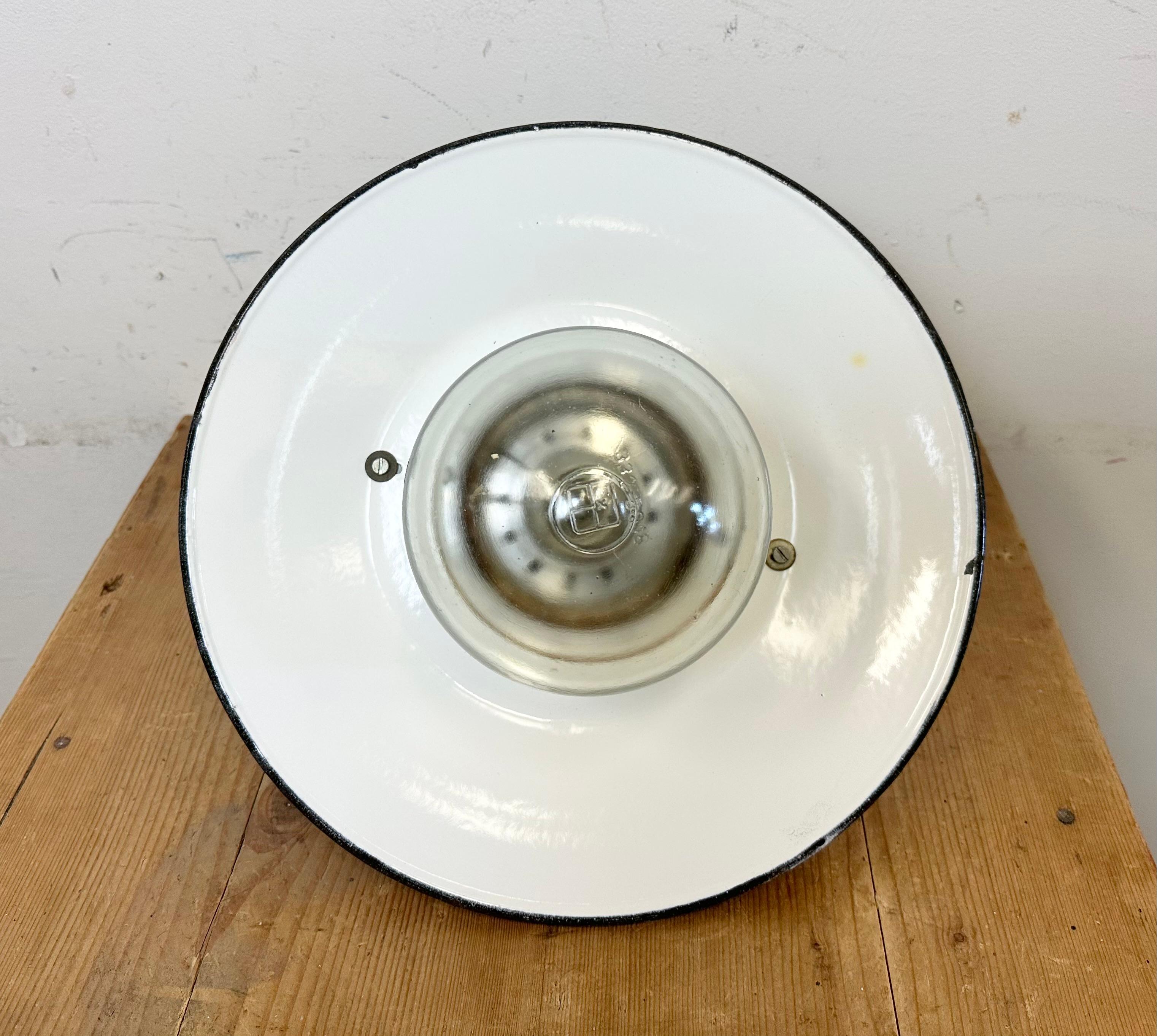 Grey Cast Aluminium Explosion Proof Lamp with Enameled Shade, 1970s For Sale 6