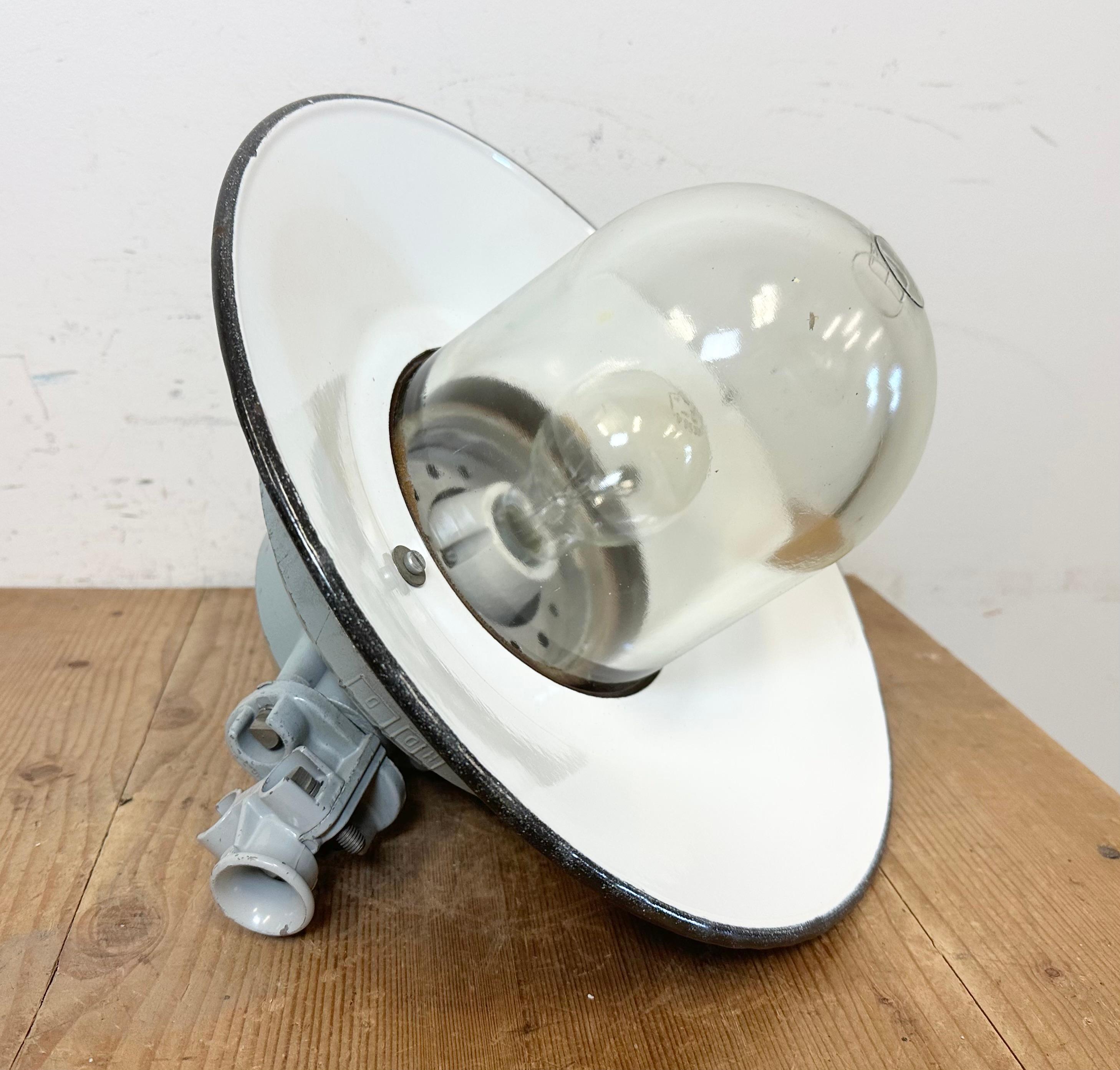 Grey Cast Aluminium Explosion Proof Lamp with Enameled Shade, 1970s For Sale 7