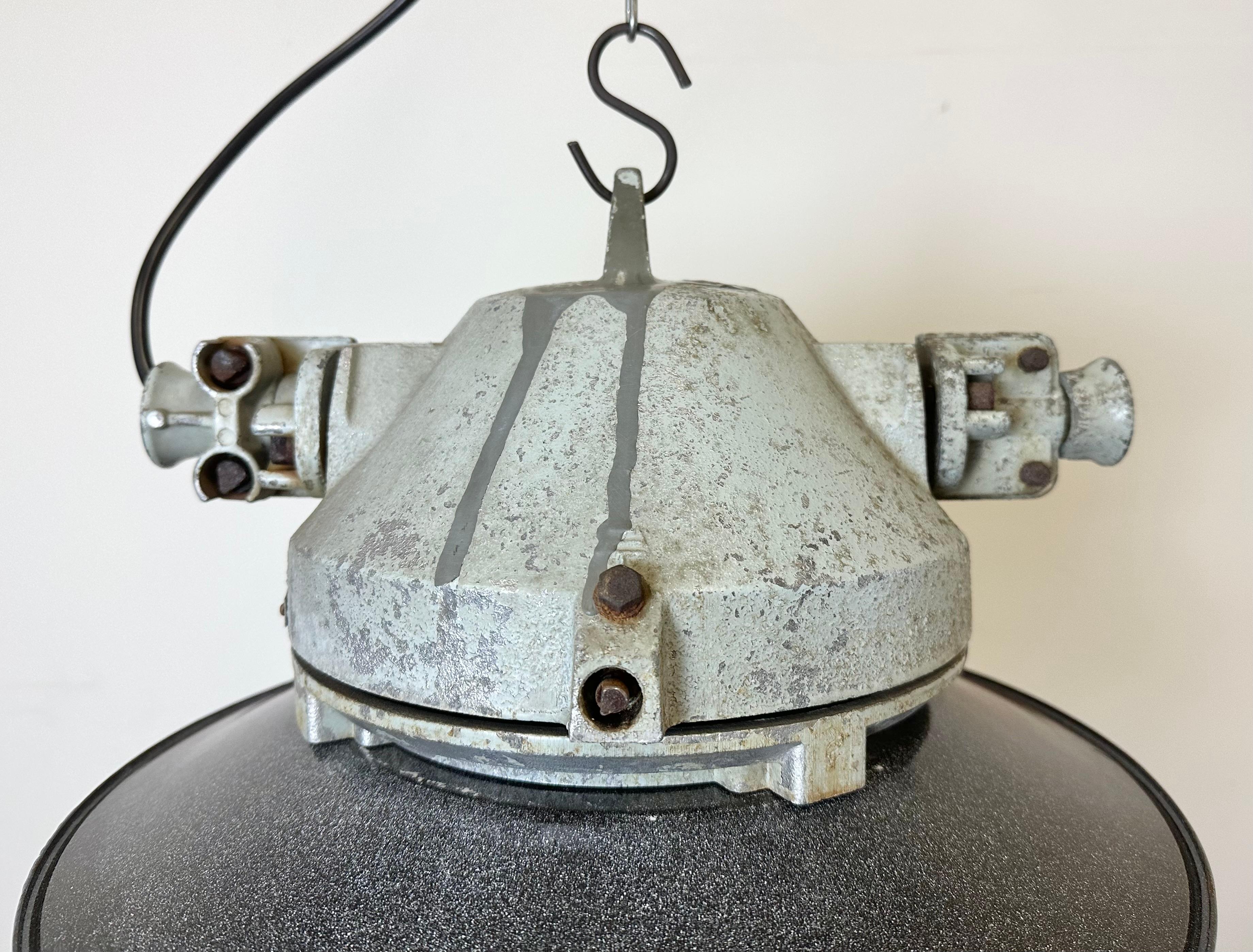 Grey Cast Aluminium Explosion Proof Lamp with Enameled Shade, 1970s For Sale 8