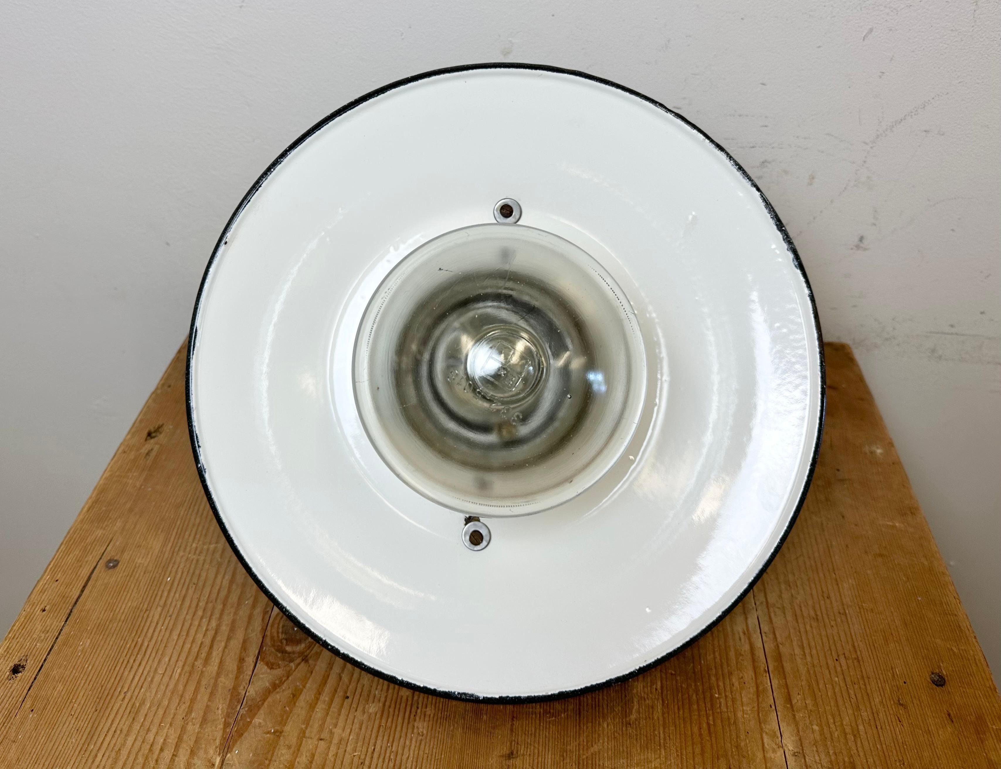 Grey Cast Aluminium Explosion Proof Lamp with Enameled Shade, 1970s For Sale 10
