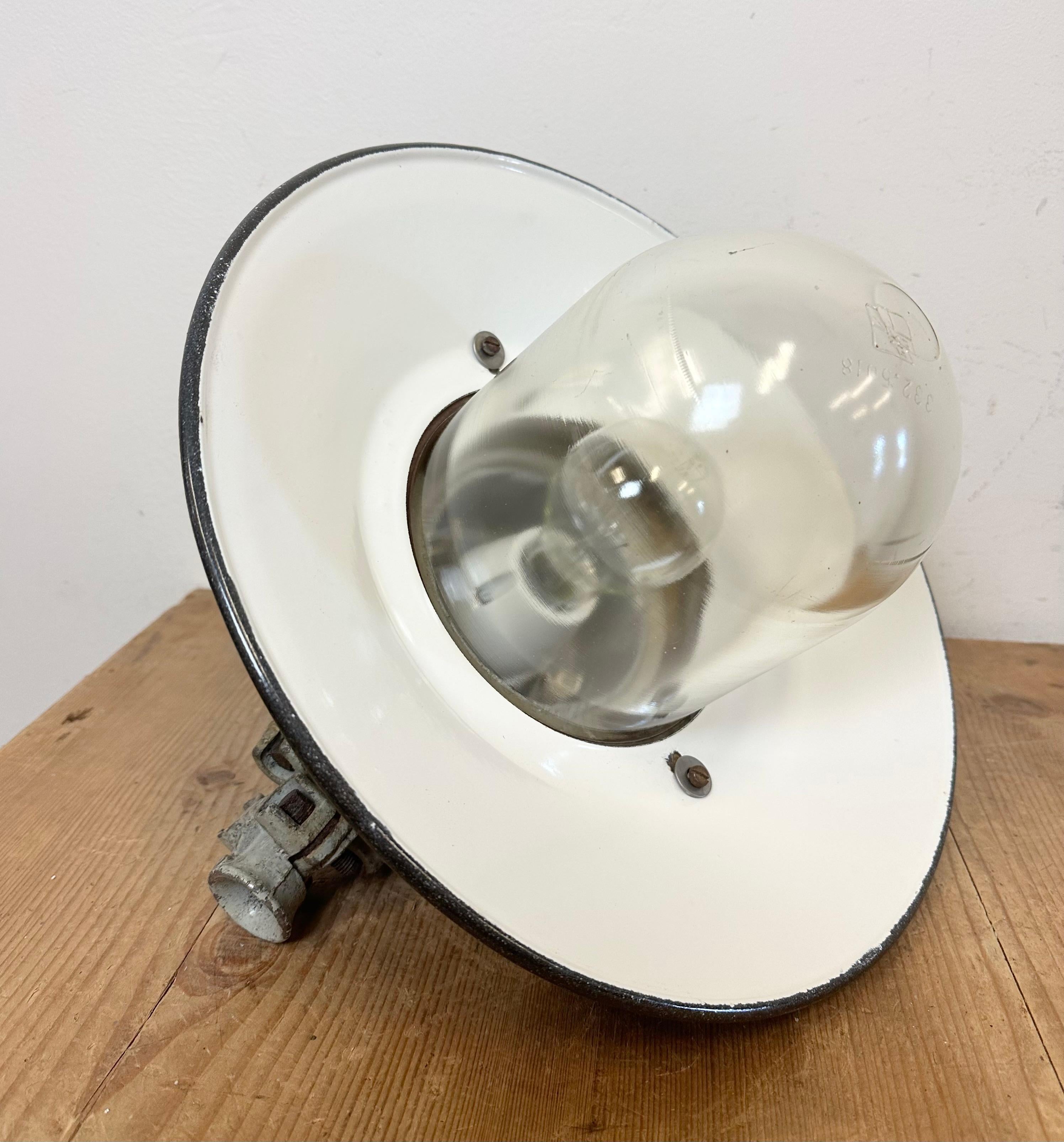 Explosion Proof-Lampe aus grauem Aluminiumguss mit emailliertem Schirm, 1970er Jahre im Angebot 12