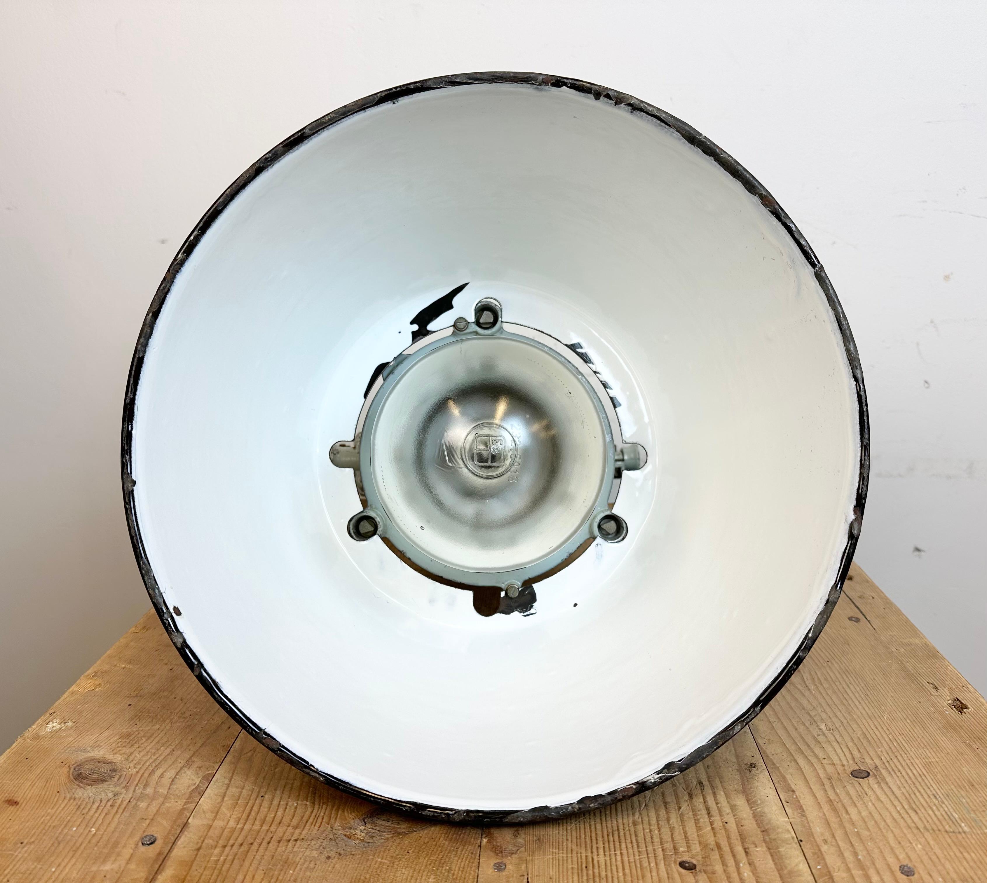 Explosion Proof-Lampe aus grauem Aluminiumguss mit emailliertem Schirm, 1970er Jahre im Angebot 13