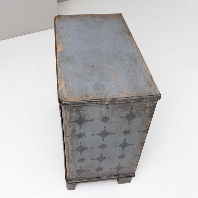 Grey Chest of Drawers, 19th Century For Sale at 1stDibs