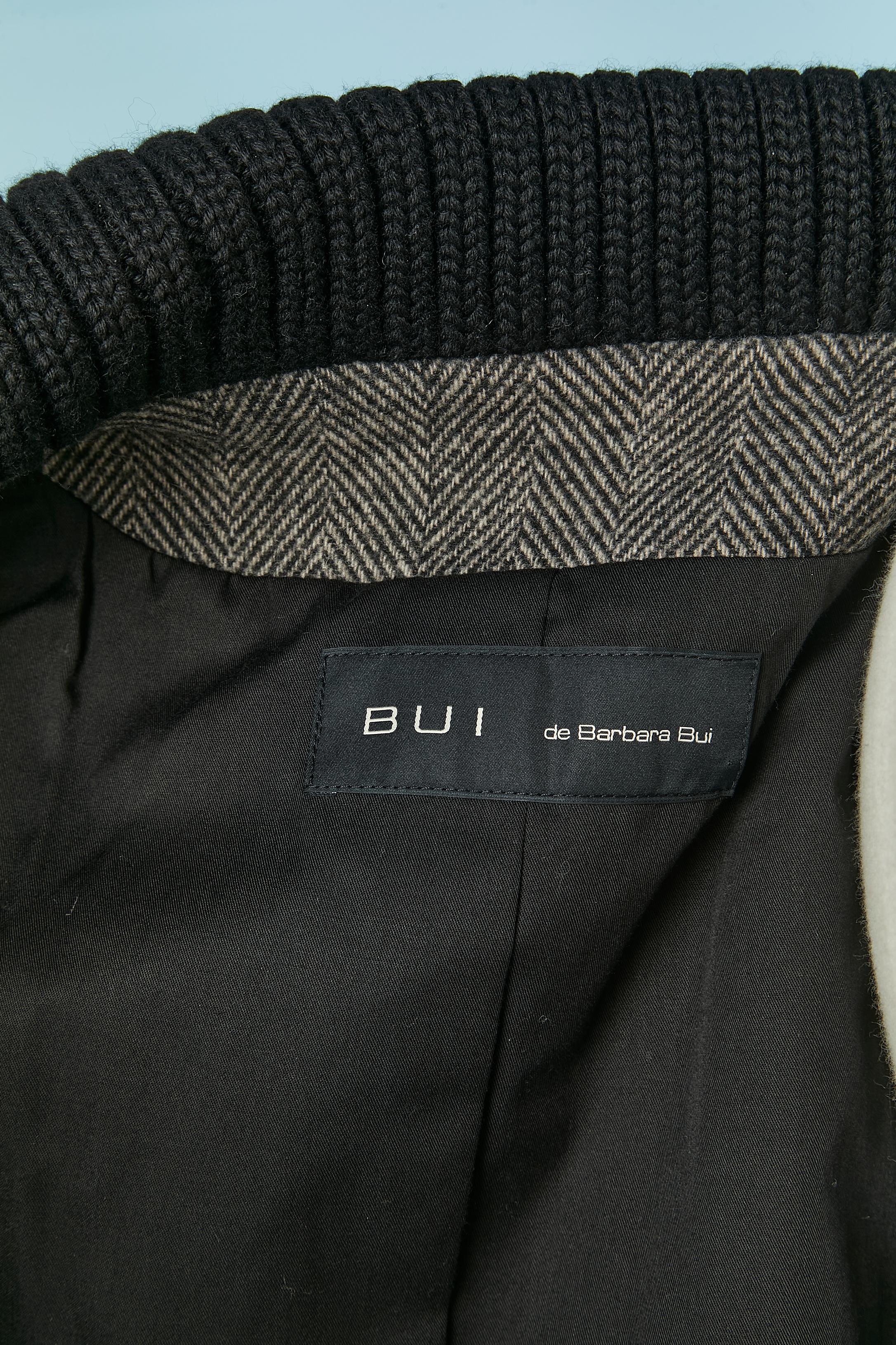 Cappotto grigio con motivo chevron e collo a costine in maglia BUI de BARBARA BUI in vendita 3