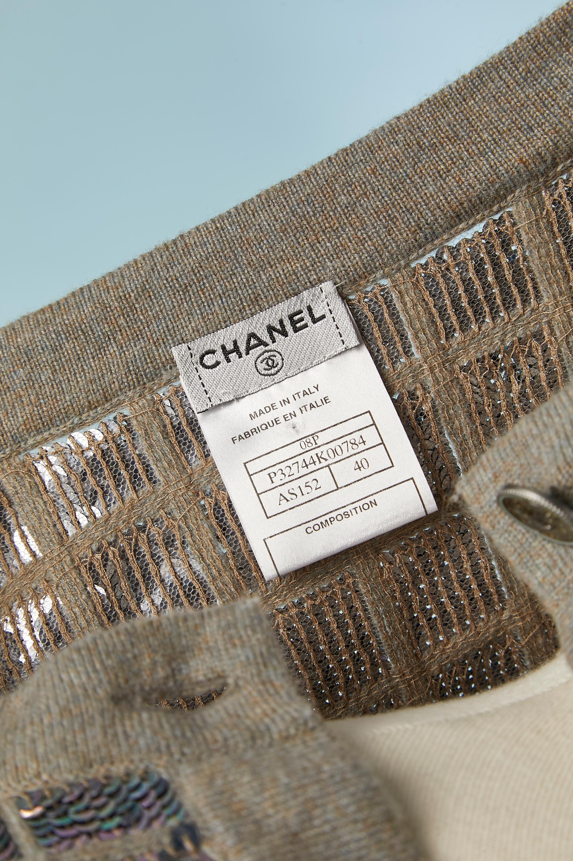 Graue Chiné-Kaschmir-Strickjacke mit silberner Pailletten-Verzierung CHANEL im Angebot 2