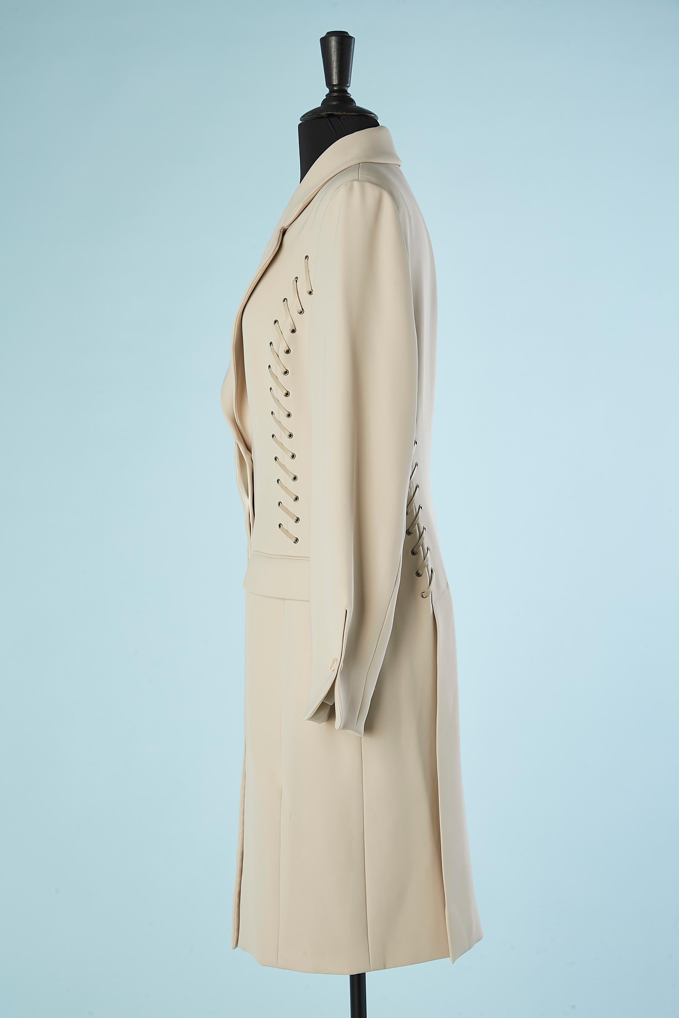 Paco Rabanne - Manteau gris avec rubans de cuir gris laqués à l'avant et à l'arrière  Pour femmes en vente