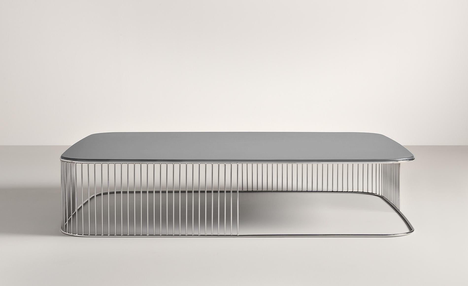 Moderne Table basse à peigne grise, conçue par Gordon Guillaumier, fabriquée en Italie en vente