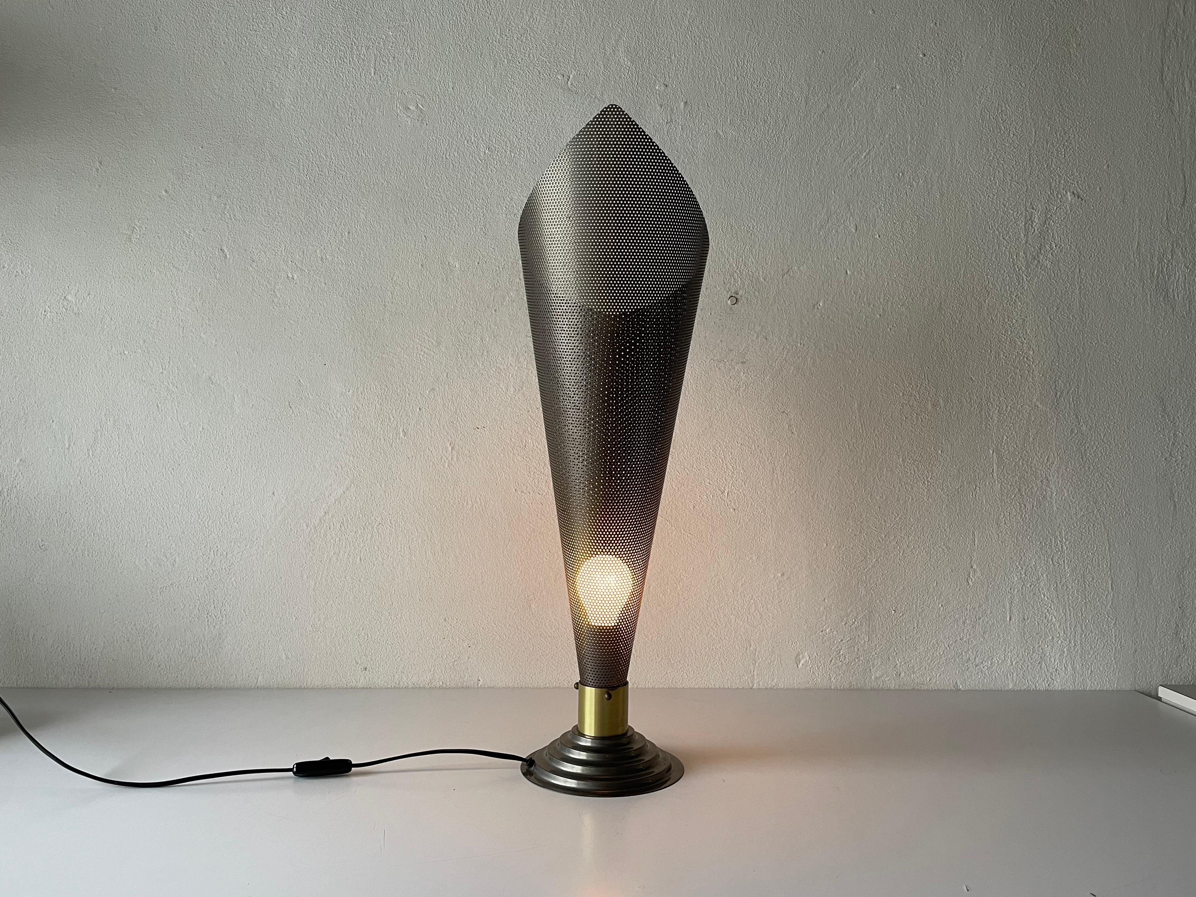 Lampe de bureau grise à motif conique, dans le style de Mathieu Matgot, 1970, Allemagne en vente 4