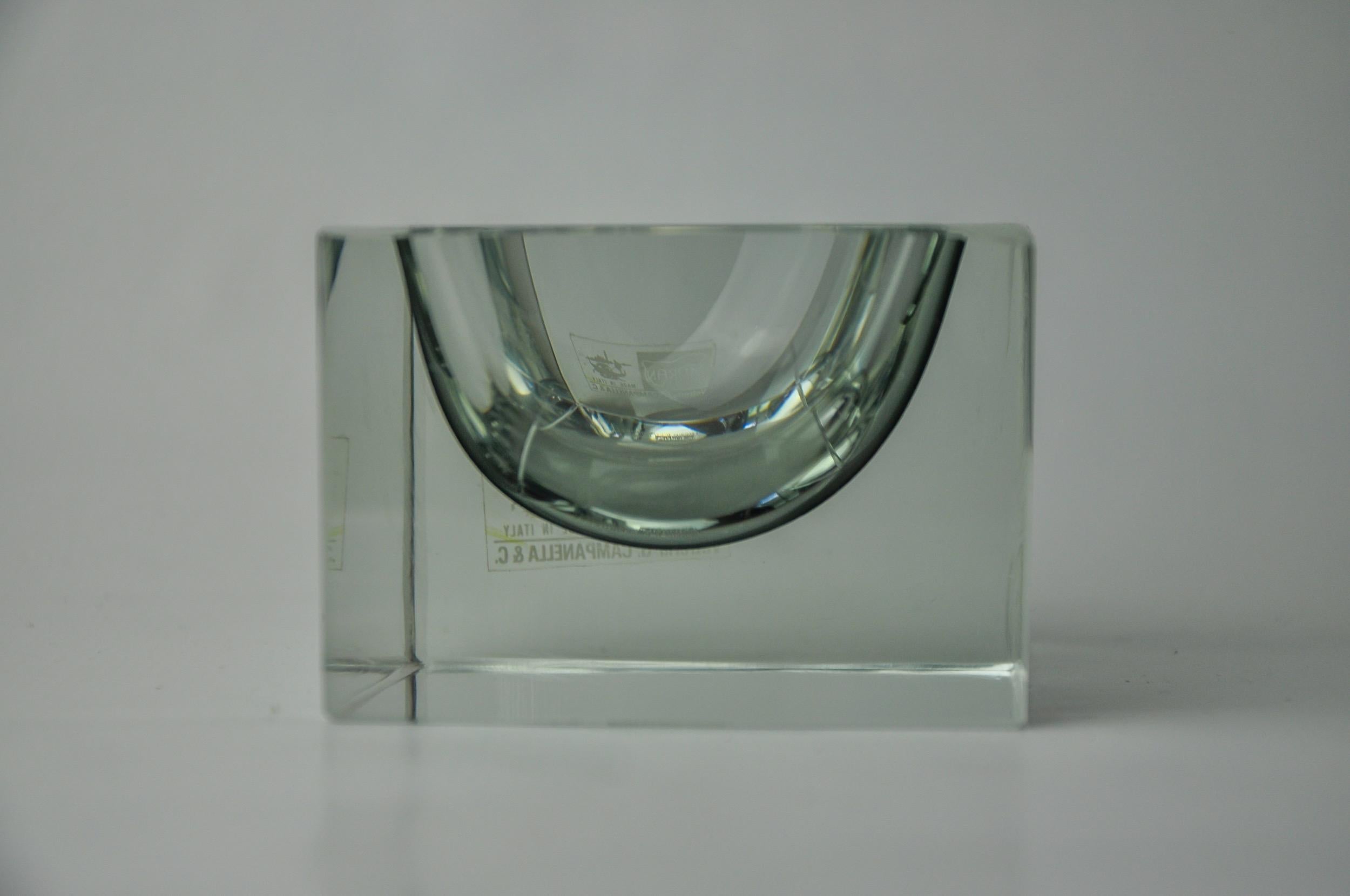 Superb and rare gray cubic sommerso ashtray designed and manufactured for seguso in murano in the 1970s. Handcrafted faceted glass using the 