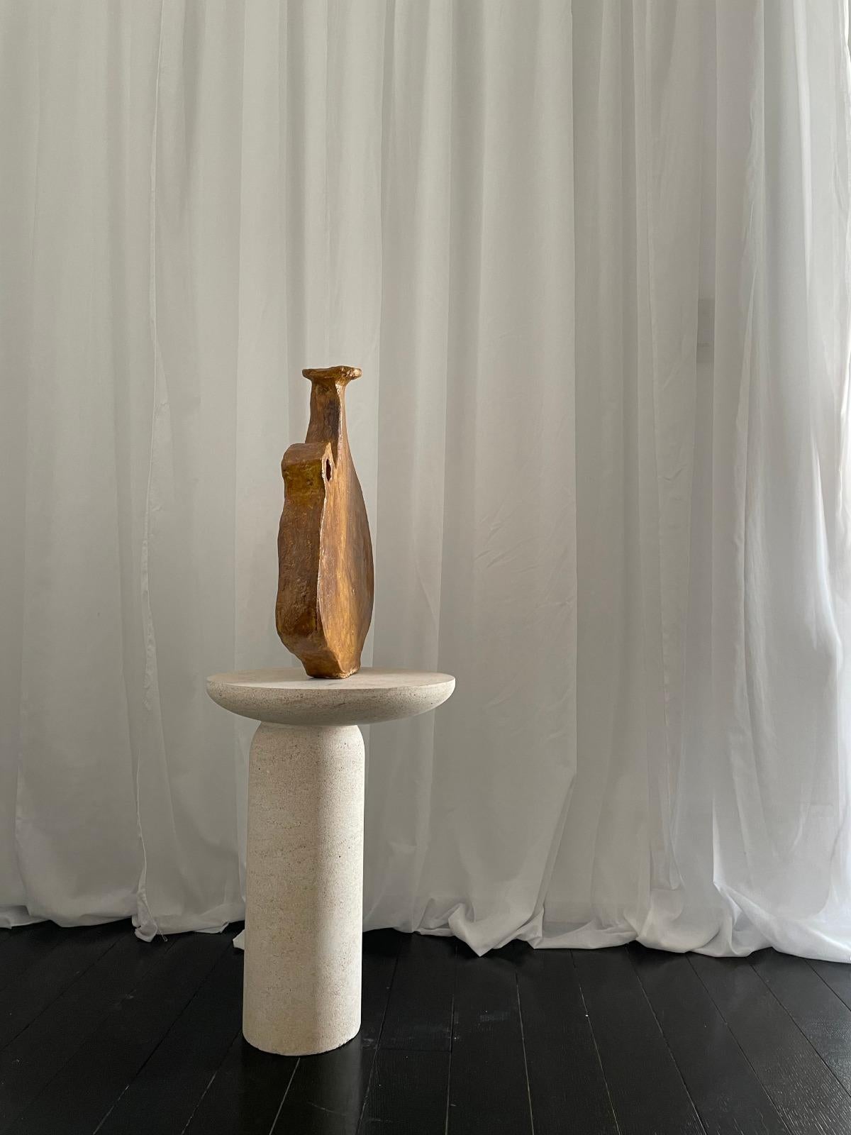 Table d'appoint en pierre grise 