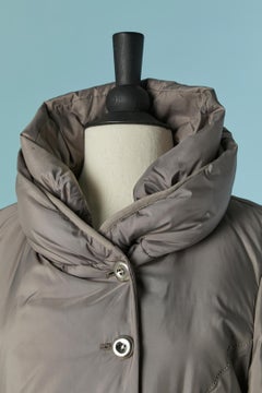 Graue doppelreihige Daunenjacke mit Kapuze Le Jean de M + F GIRBAUD