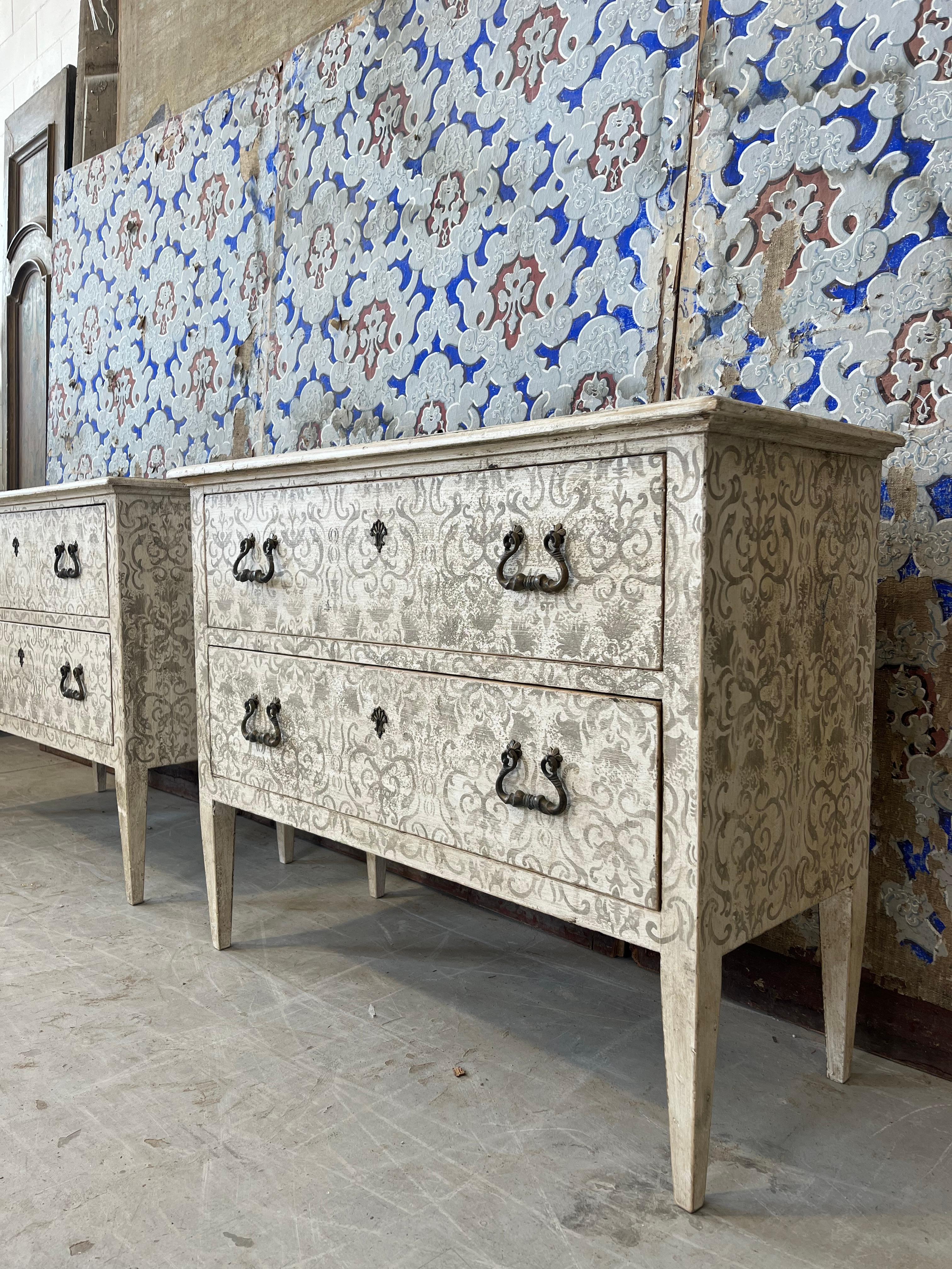 Fatto a mano Grey drawer in vendita