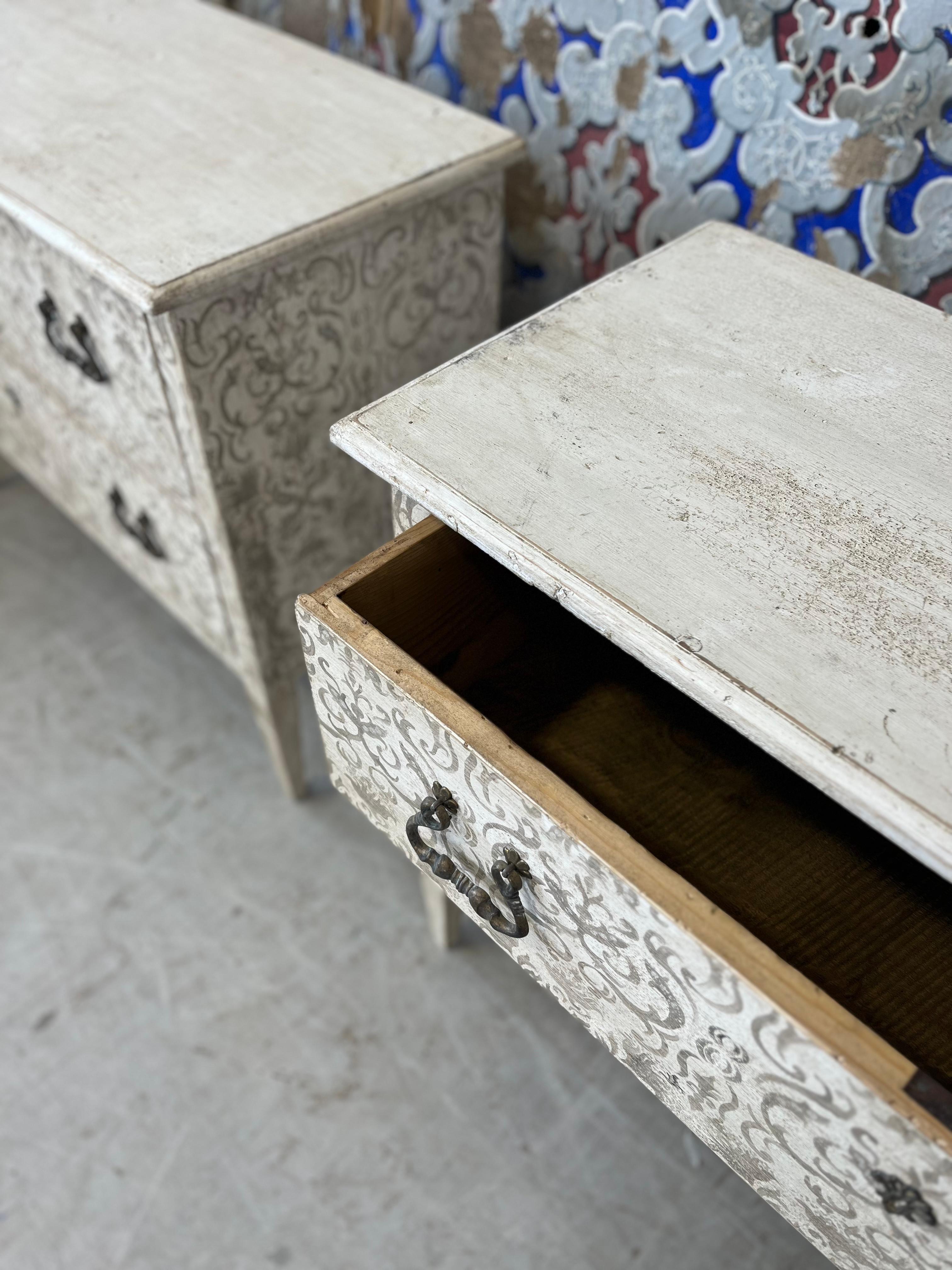 Periodo contemporaneo Grey drawer in vendita