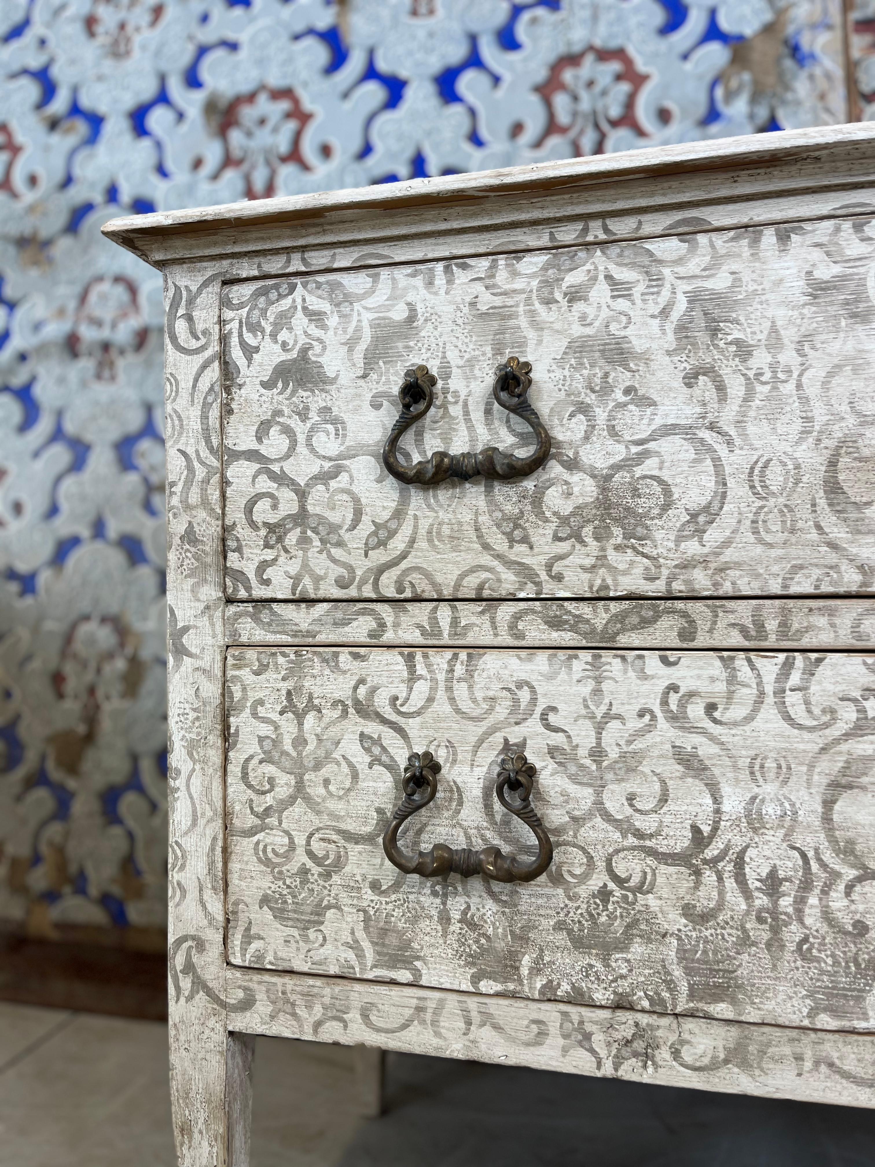 Grey drawer in vendita 1