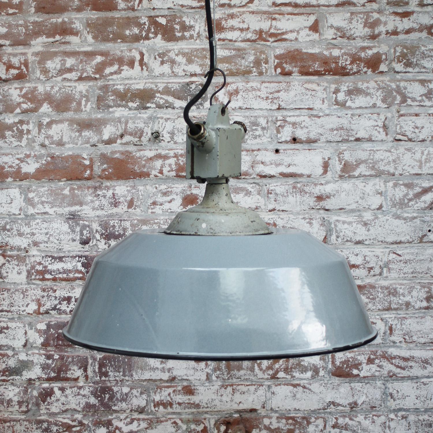 Grey Enamel Vintage Industrial Cast Iron Pendant Lights by Industria Rotterdam In Good Condition For Sale In Amsterdam, NL