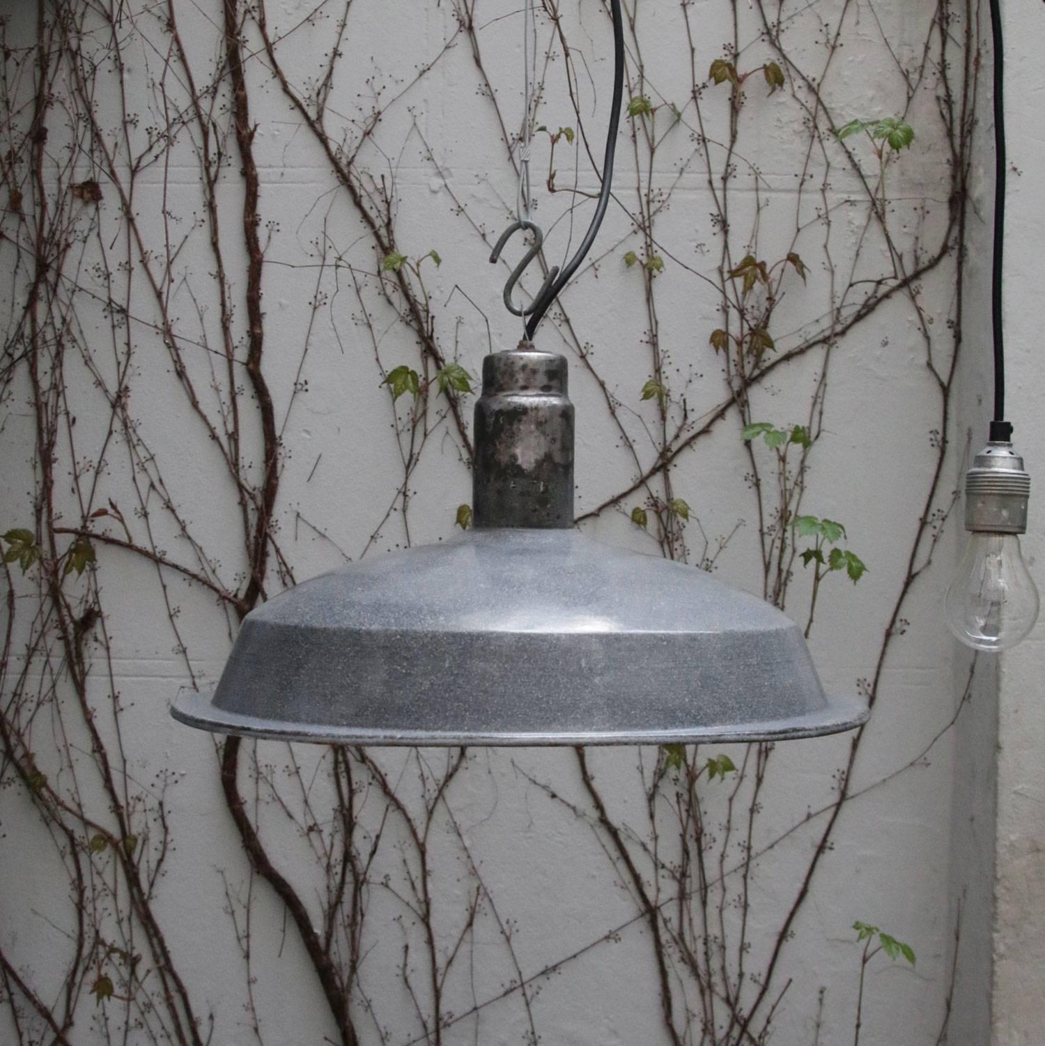 Grey Enamel Vintage Industrial Factory Pendant Lamps (2x) In Good Condition In Amsterdam, NL
