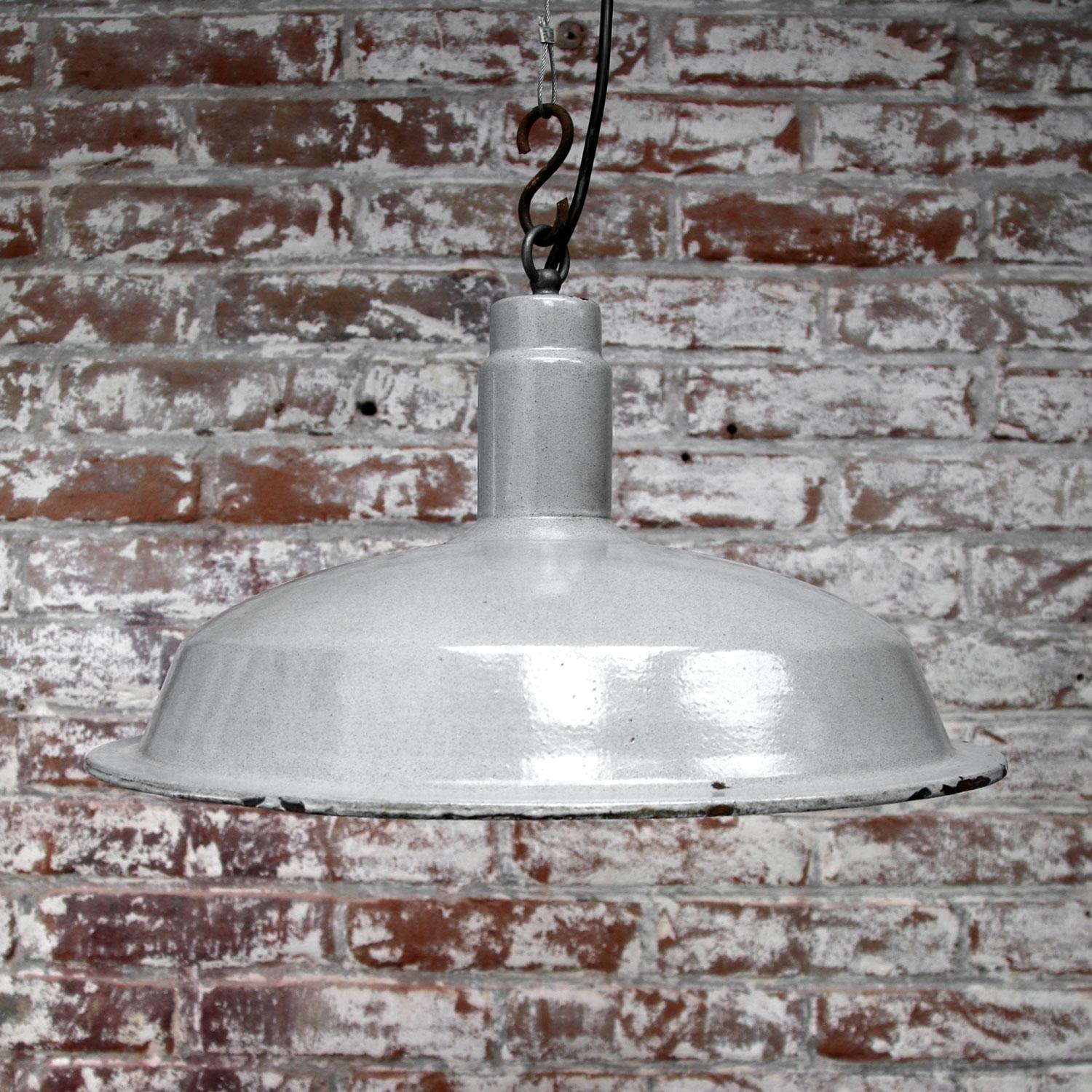 Grey Enamel Vintage Industrial Factory Pendant Lamp In Good Condition In Amsterdam, NL