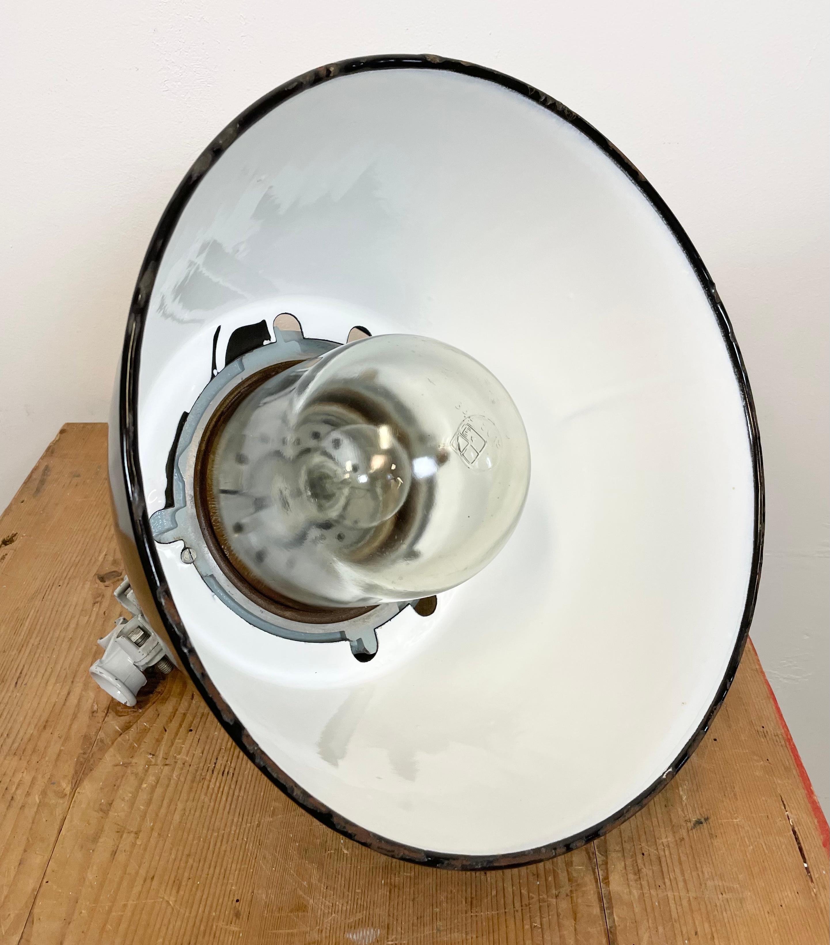 Lampe d'exception grise avec abat-jour émaillé noir, années 1970 en vente 5