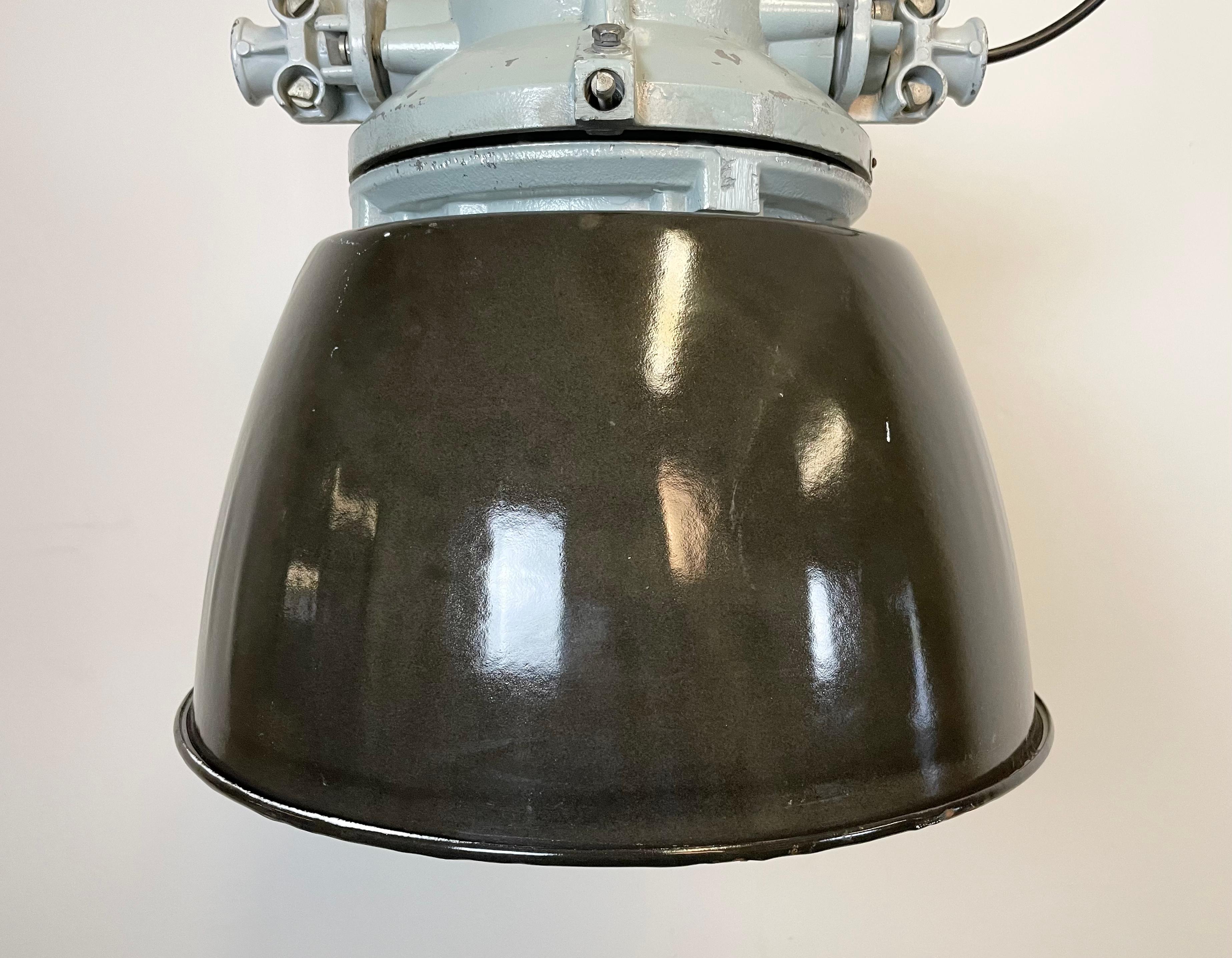 Grey Explosion Proof Lamp with Black Enameled Shade, 1970s For Sale 6