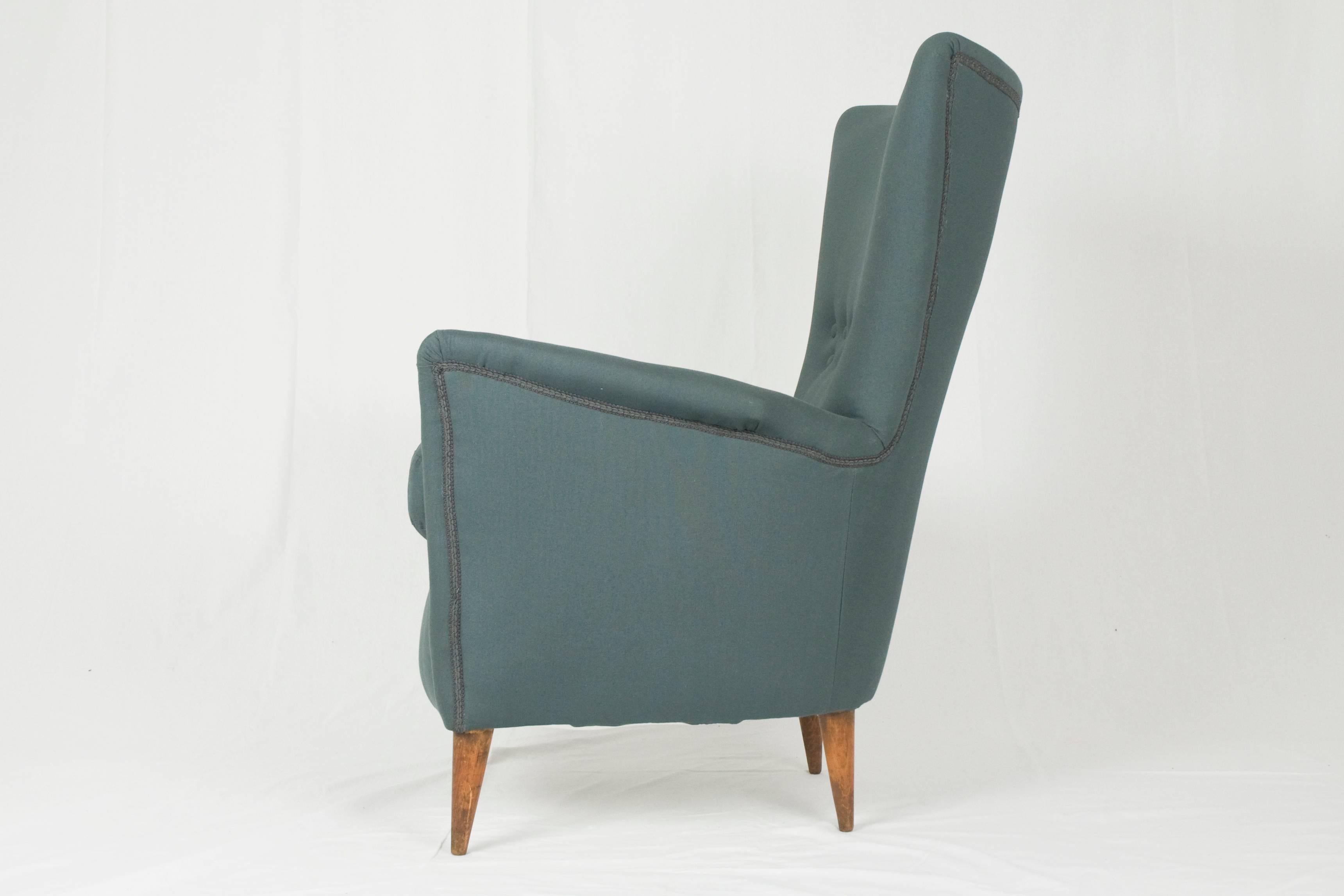 Mid-Century Modern Grey Fabric and Wood 1950s Italian Armchair For Sale
