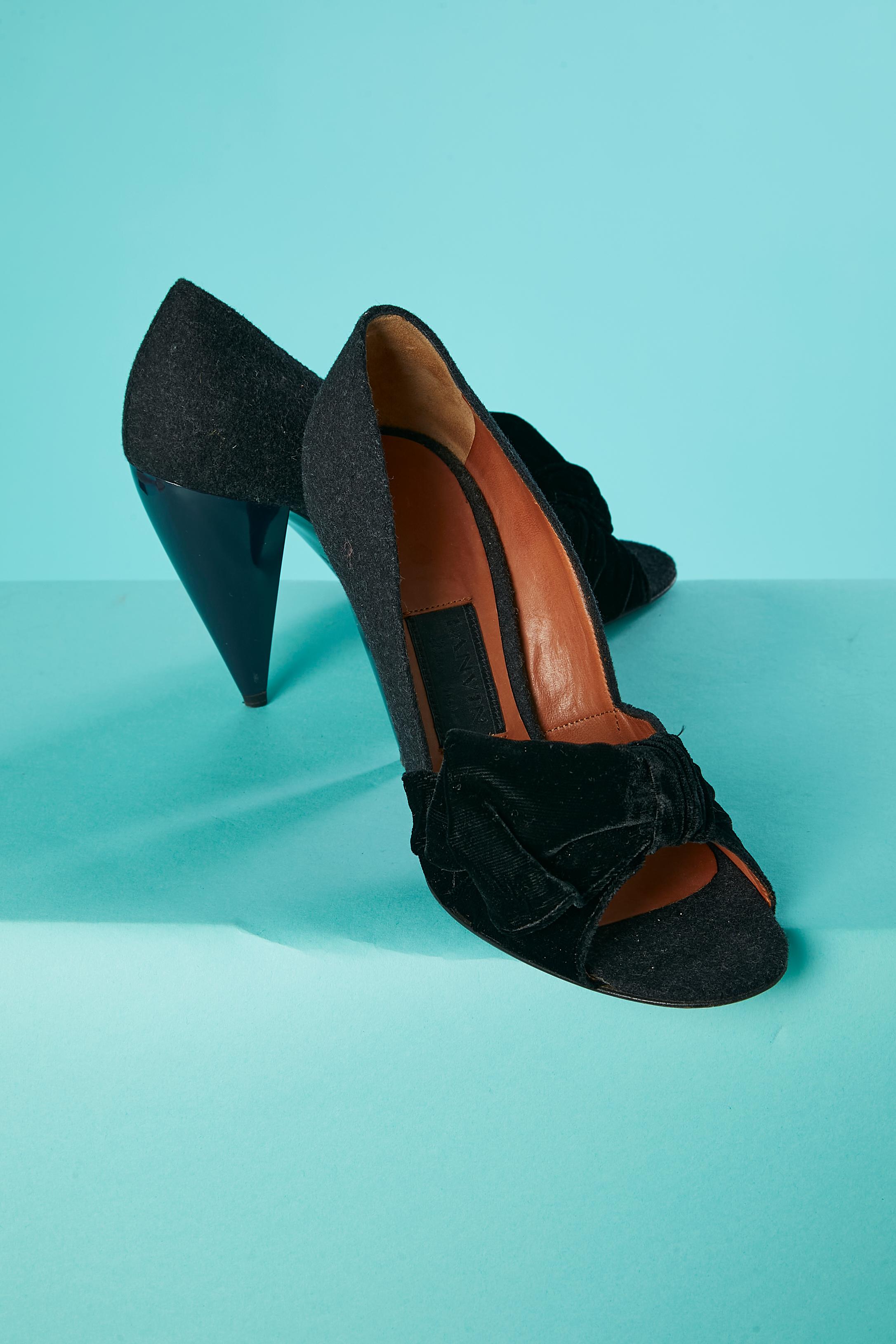 Grey flanelle, black velvet bow and blue heel stiletto LANVIN by Alber Elbaz In Excellent Condition For Sale In Saint-Ouen-Sur-Seine, FR