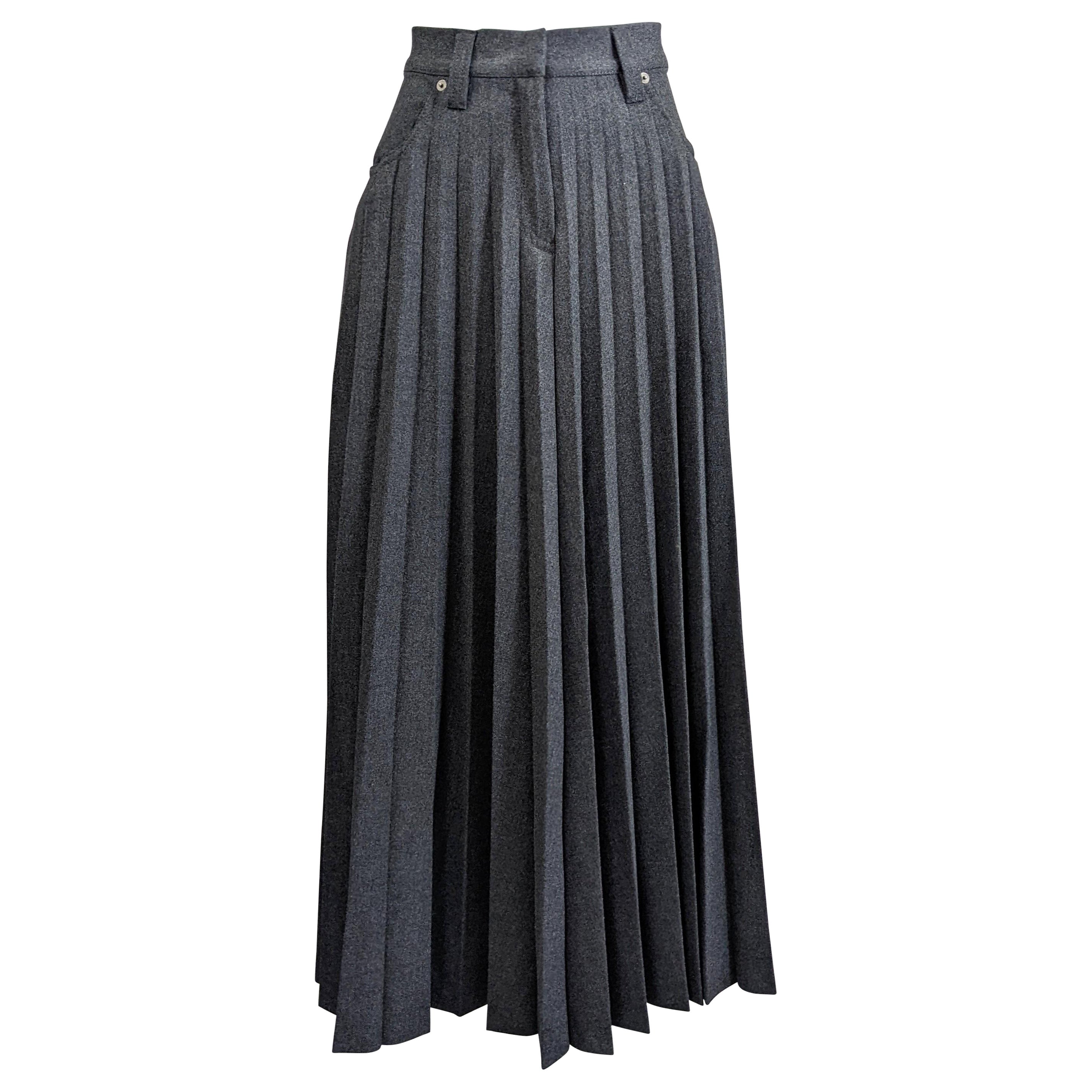 Jupe en jean plissée en flanelle grise Sunburst en vente